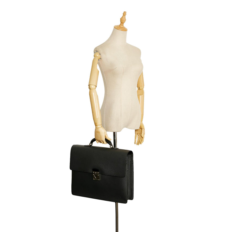 Louis Vuitton Taiga Robusto 1 Briefcase 190543 on body 0 parent 800x
