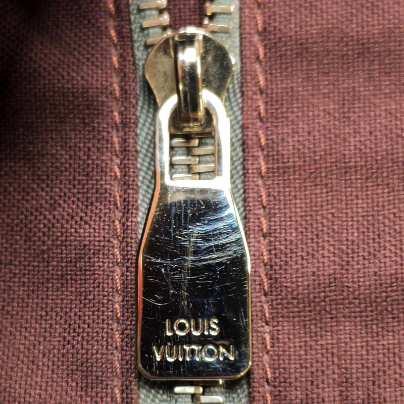 Louis Vuitton Taiga Roman MM (SHG-33458) – LuxeDH