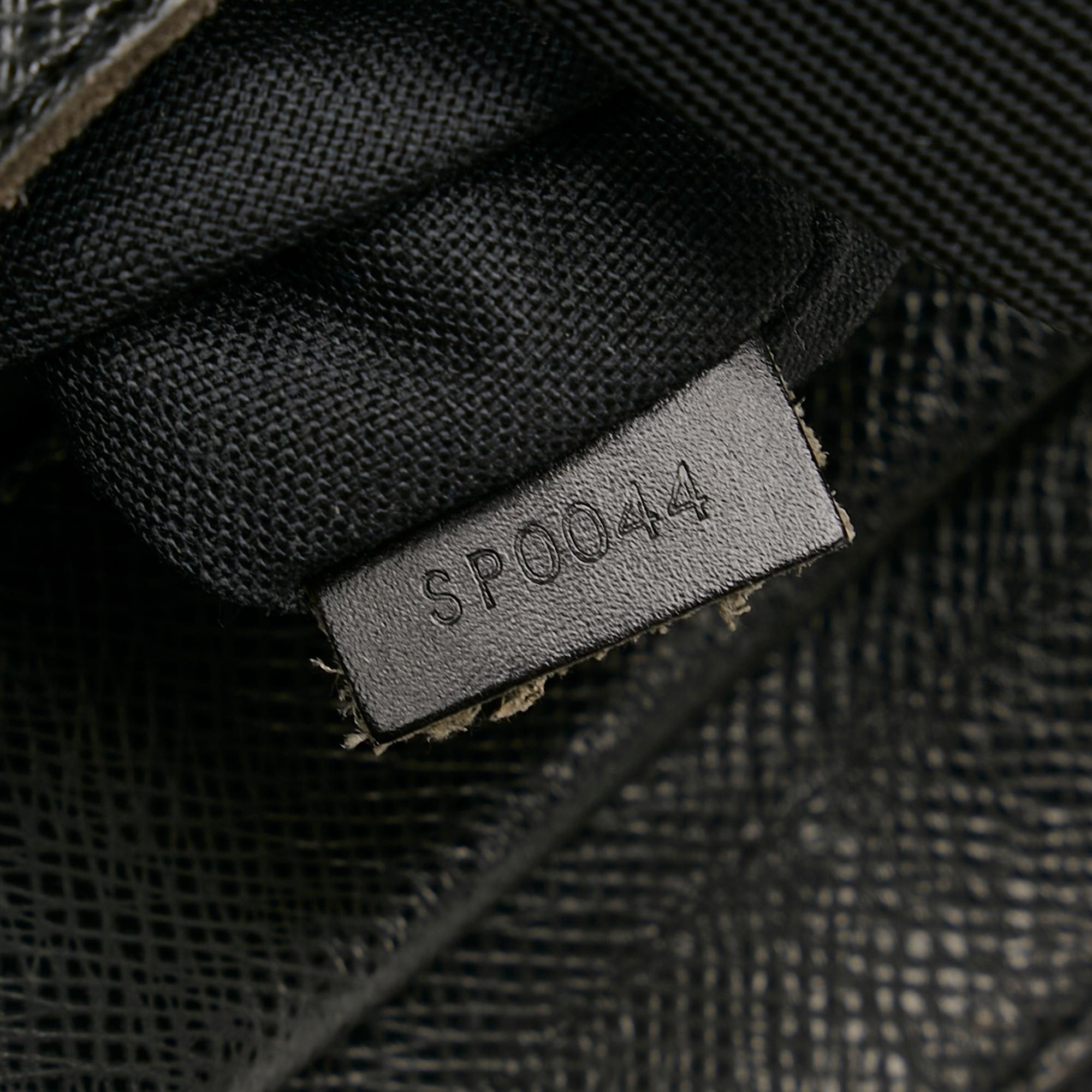 Louis Vuitton Taiga Sayan (SHG-28875)