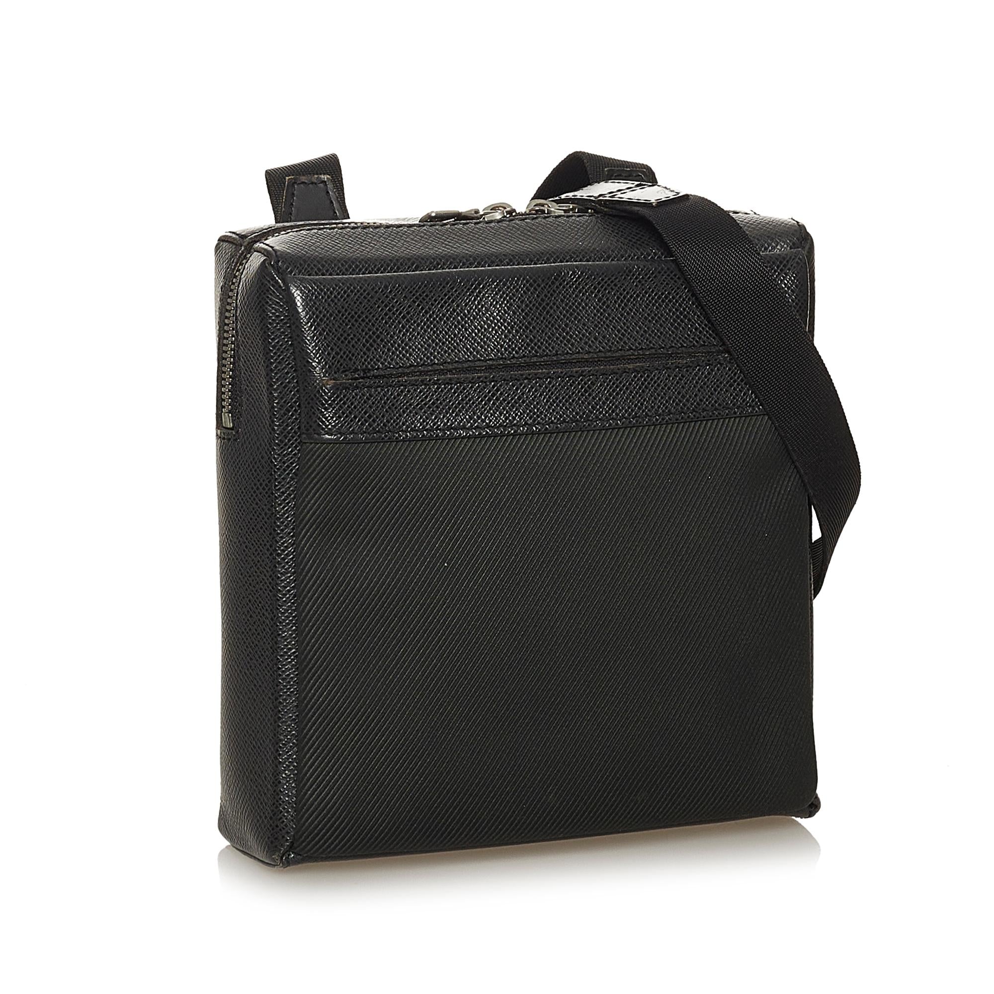 Louis Vuitton Taiga Sayan (SHG-28875)