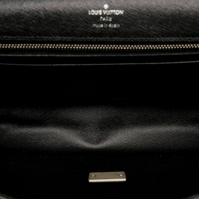 Louis Vuitton Taiga Selenga (SHG-28209)