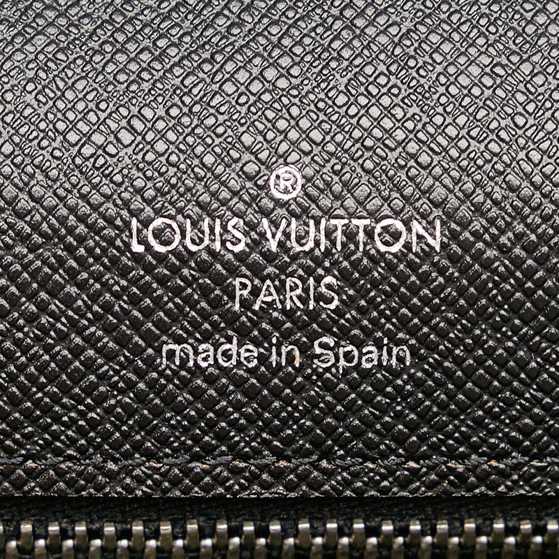 Louis Vuitton Taiga Selenga (SHG-34694)