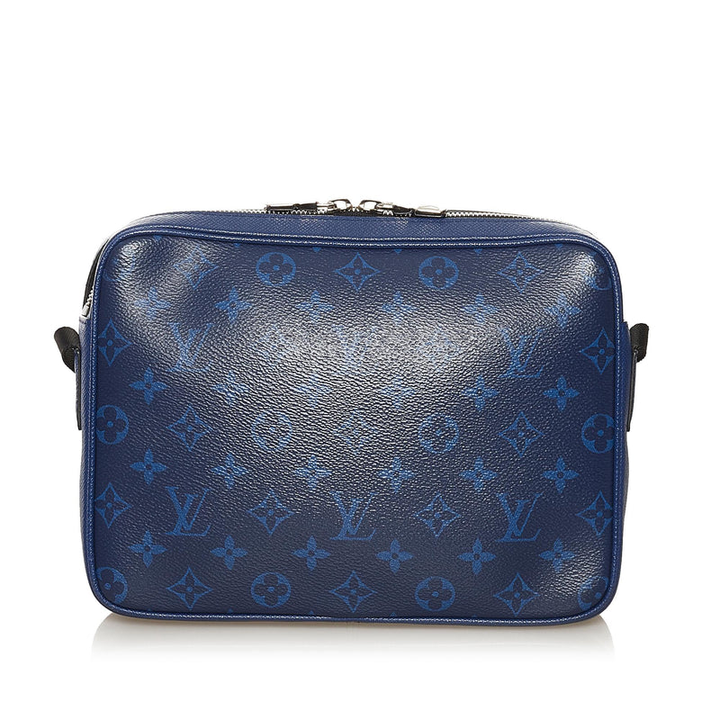Louis Vuitton Taigarama Leather Outdoor Messenger Bag (SHF-2LtRge) – LuxeDH