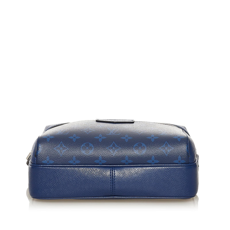 Louis Vuitton Monogram Taigarama Outdoor Bumbag (SHG-XAPPS1) – LuxeDH