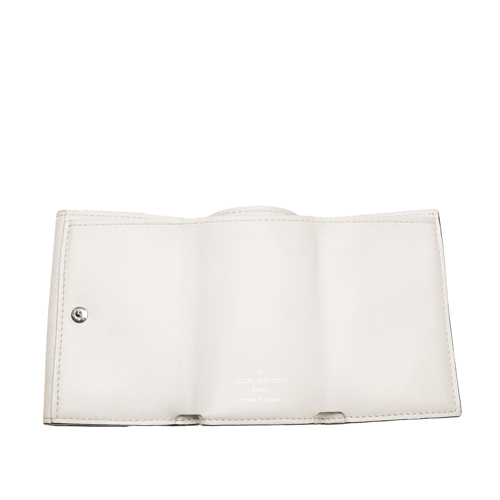 Louis Vuitton Taigarama Portefeuille Compact Wallet (SHG-32331)