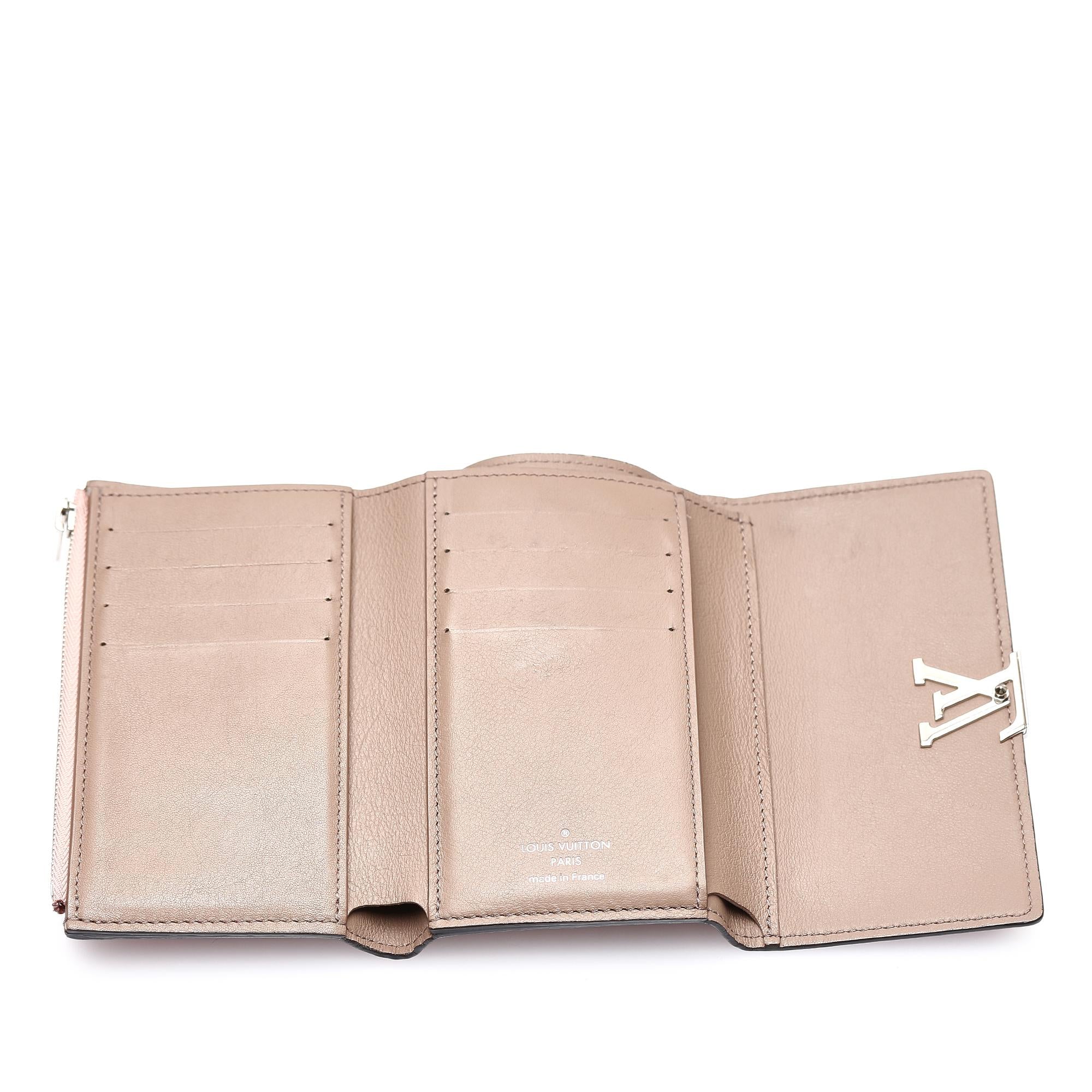 Louis Vuitton Taurillon Capucines Compact Wallet (SHG-28954)