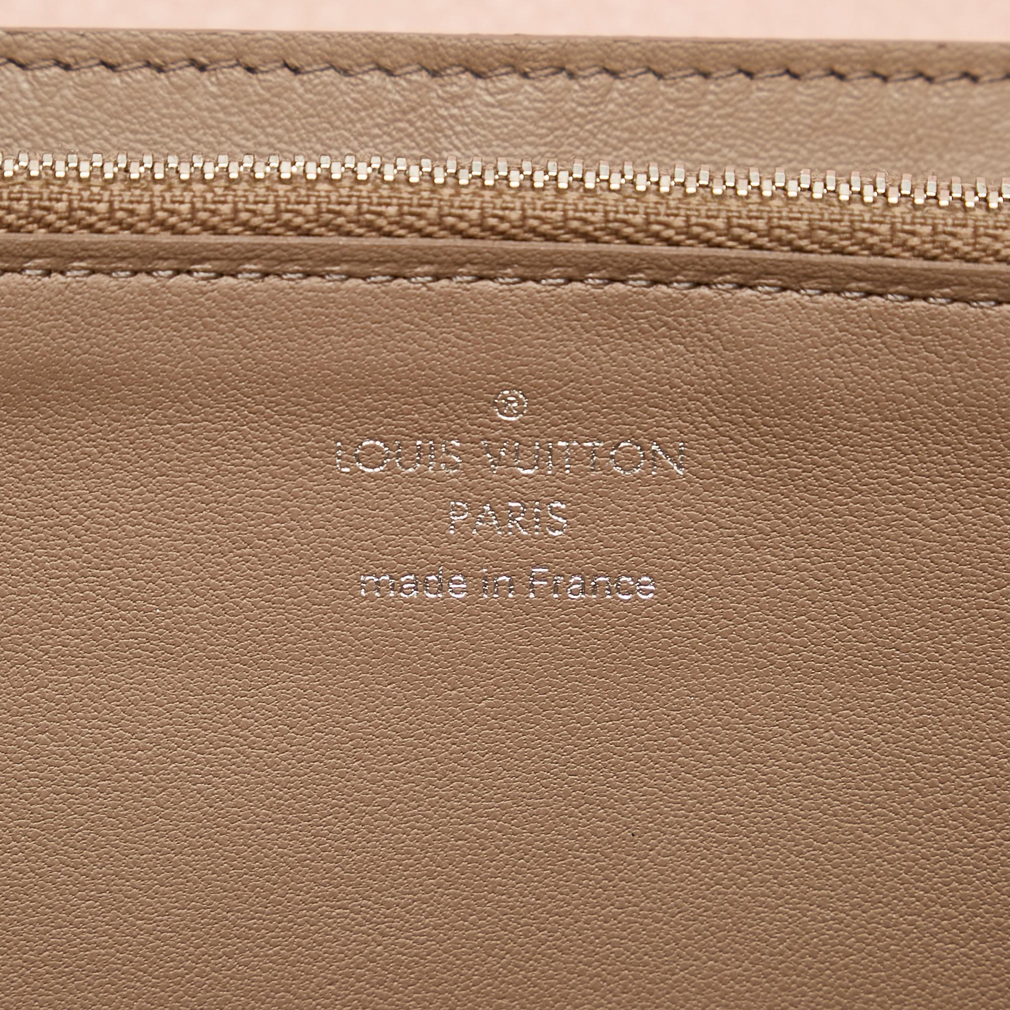 Louis Vuitton Taurillon Capucines Wallet (SHG-ua1xLI)