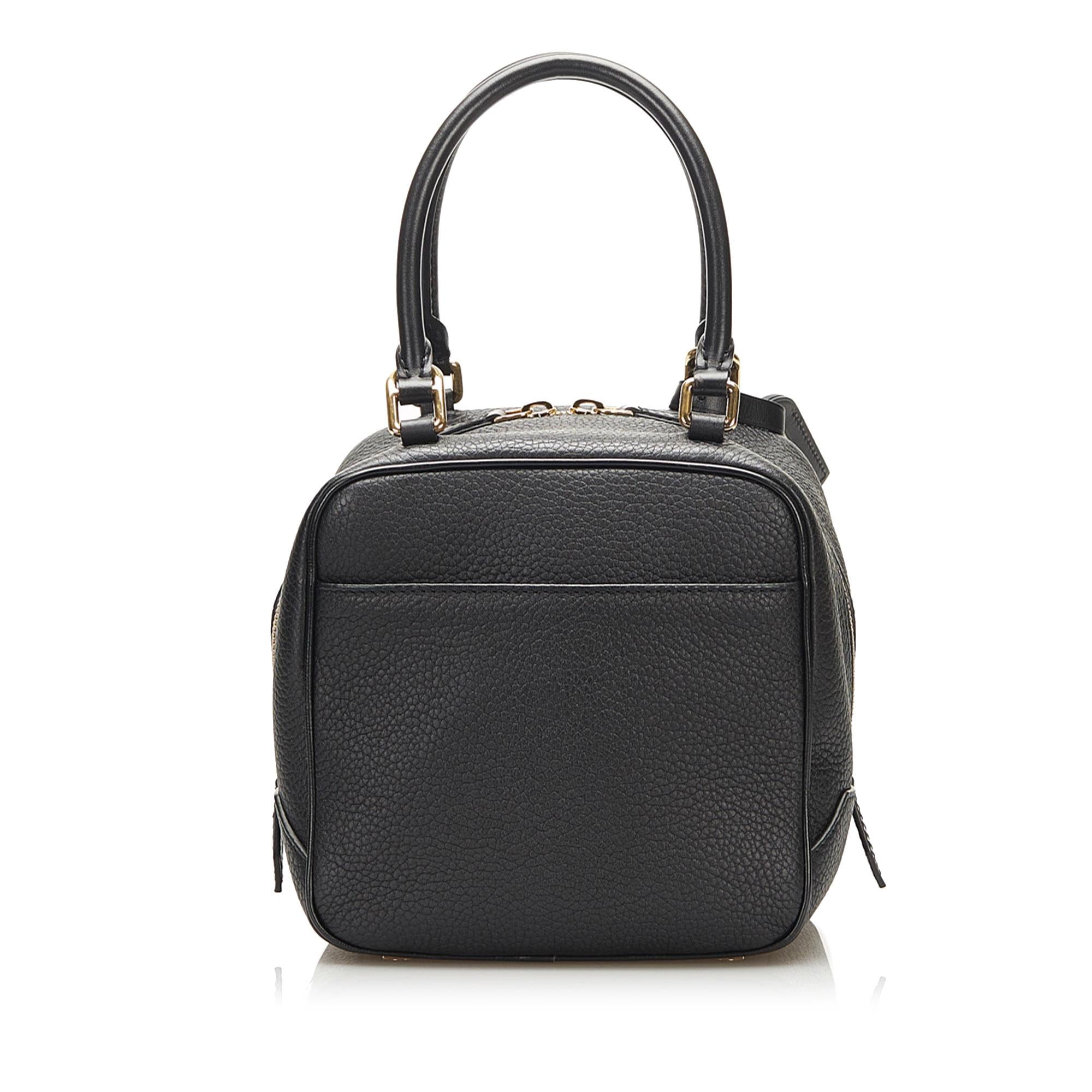 Louis Vuitton Taurillon Square (SHG-37422)