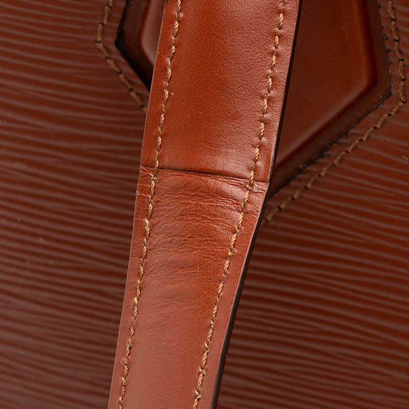 Louis Vuitton Vintage Epi Leather Trifold Wallet (SHF-23581) – LuxeDH