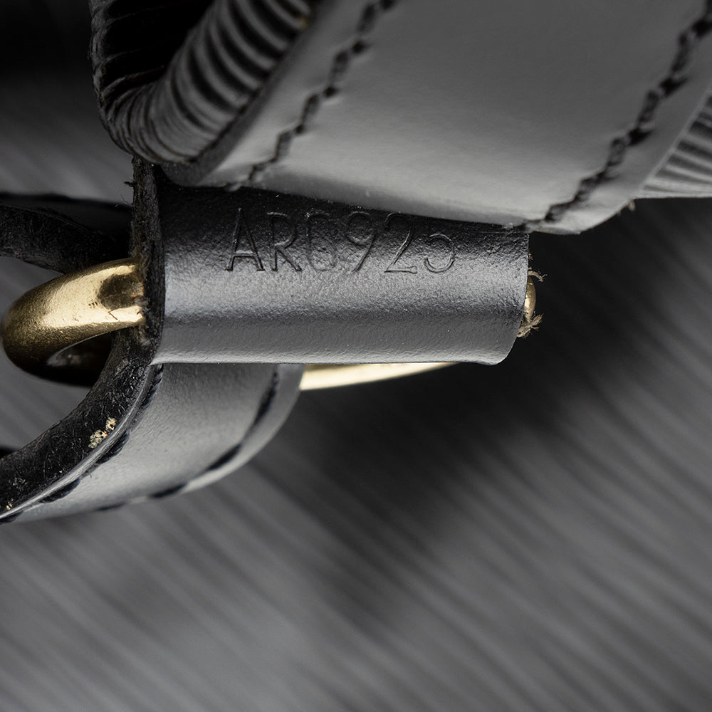 Louis Vuitton Vintage Epi Leather Noe Shoulder Bag (SHF-20452)