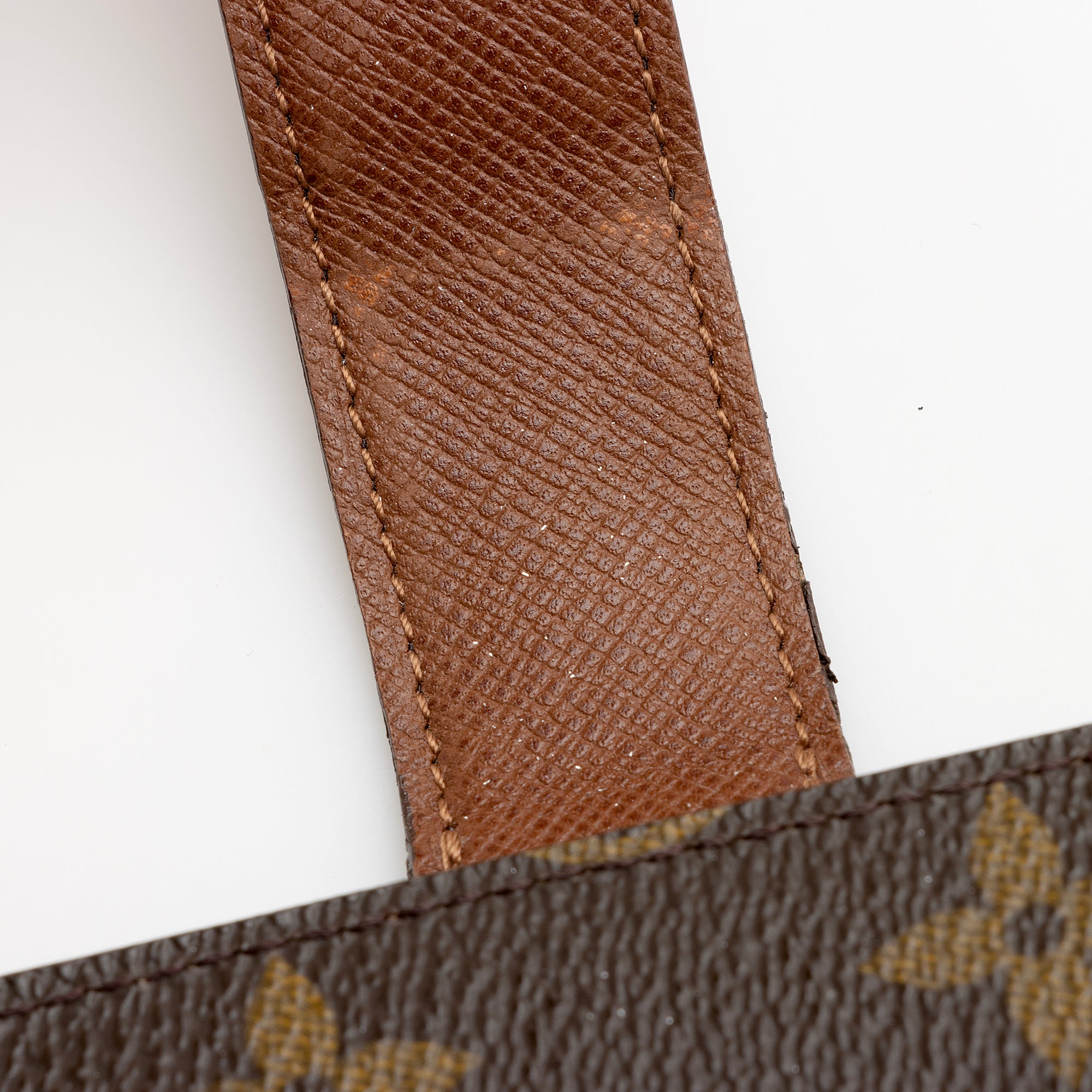 Louis Vuitton Vintage Monogram Canvas Medium Ring Agenda Cover (SHF-22929)