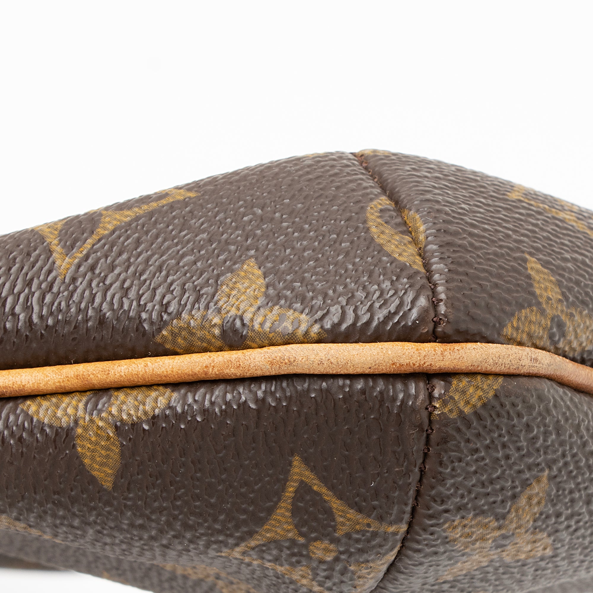 Louis Vuitton Vintage Monogram Canvas Musette Tango Shoulder Bag (SHF-cHKeIi)