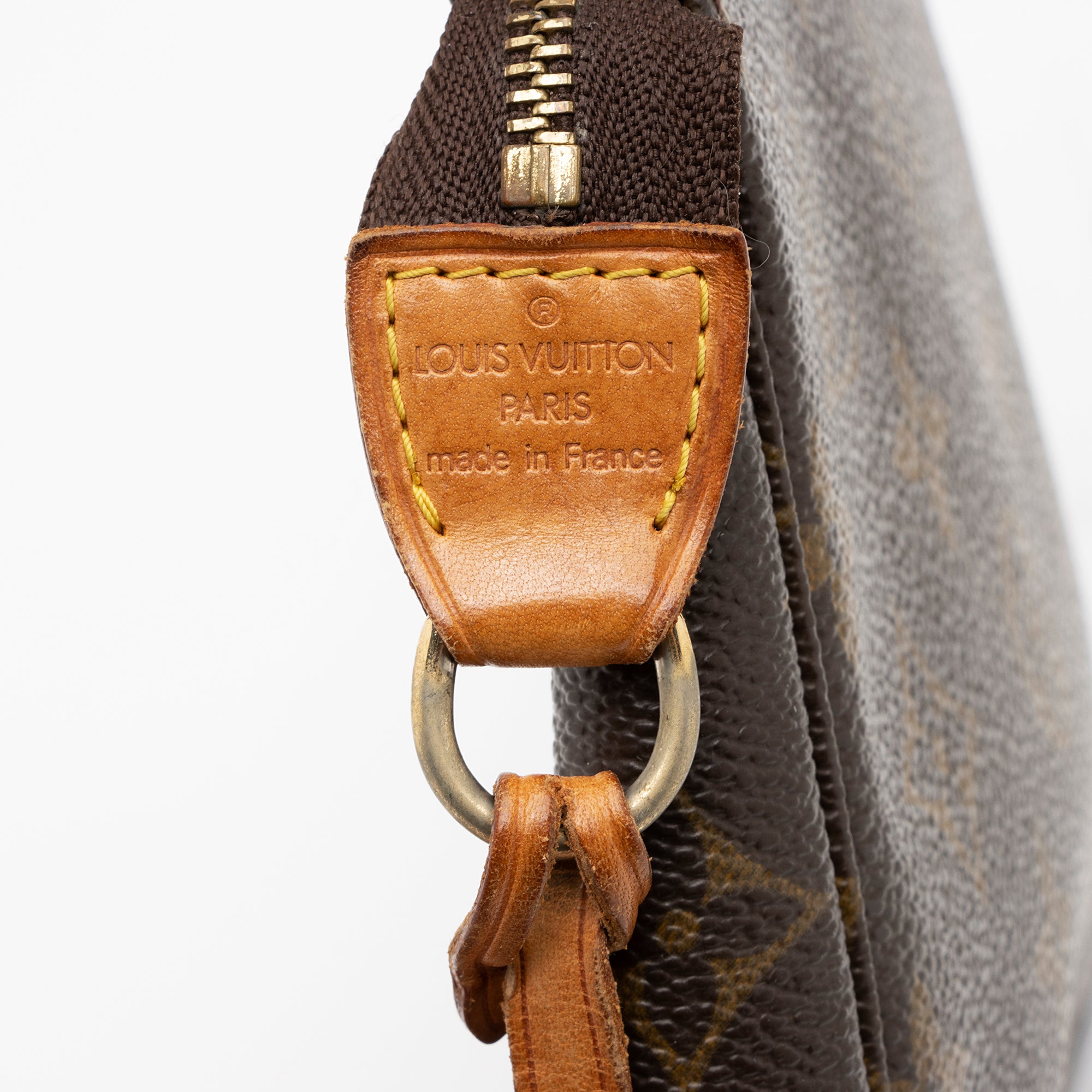 Louis Vuitton Vintage Monogram Canvas Pochette Accessoires (SHF-OVG2Tr)