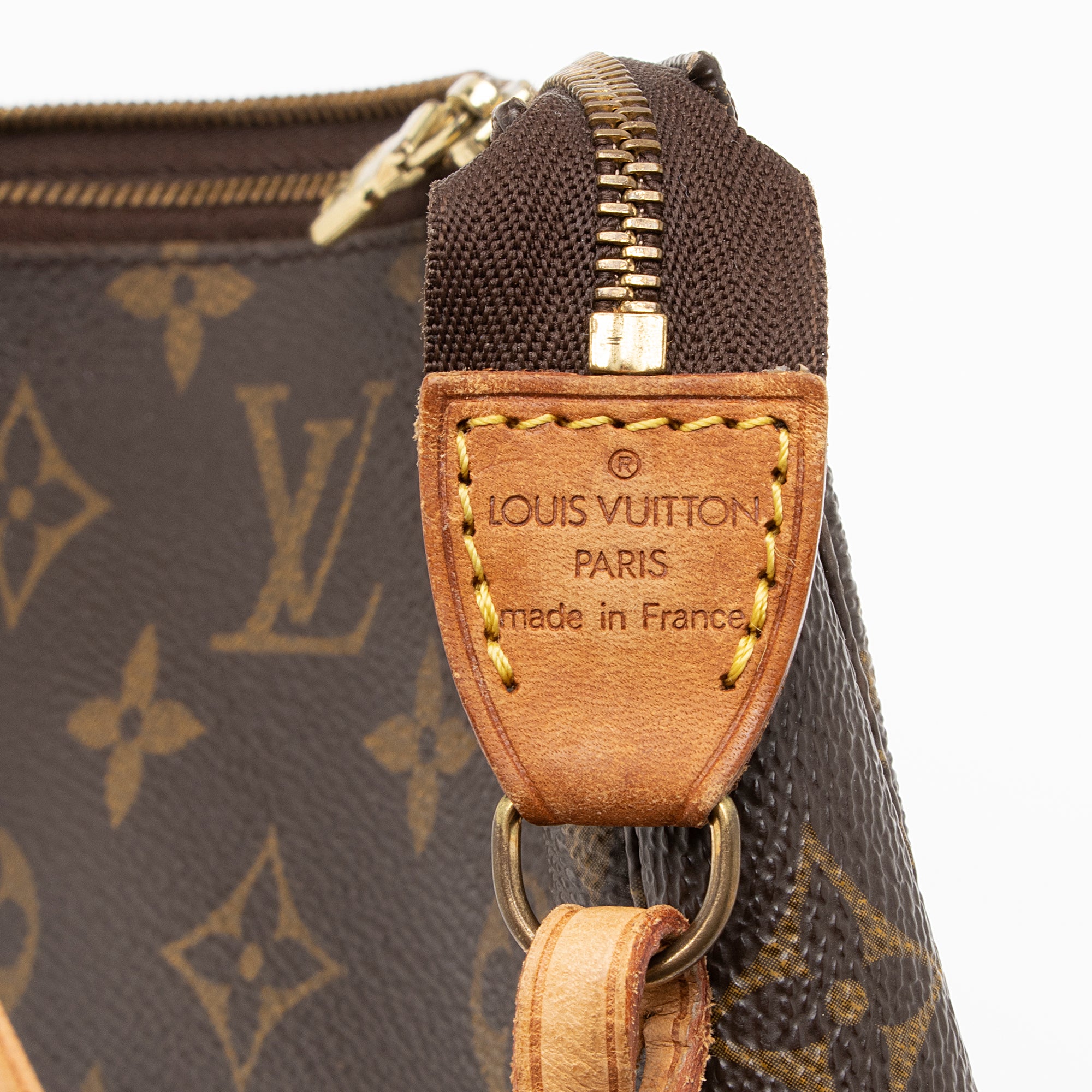 Louis Vuitton Vintage Monogram Canvas Pochette Accessoires (SHF-WVChEd)