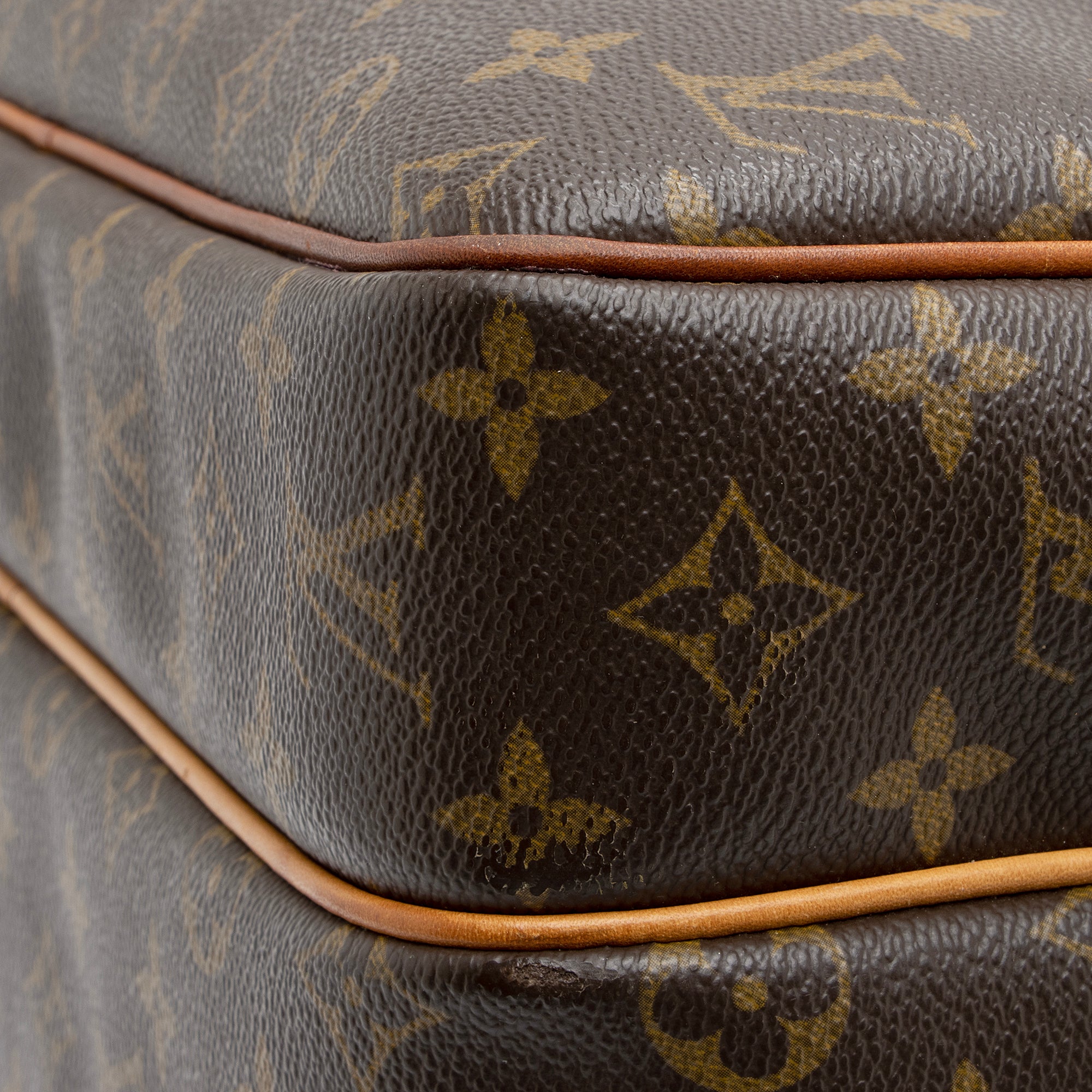 Louis Vuitton Vintage Monogram Canvas Reporter GM Messenger Bag (SHF-23072)