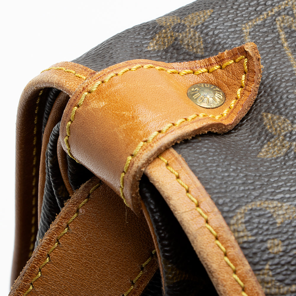 Louis Vuitton Vintage Monogram Canvas Saumur 35 Messenger Bag (SHF-18883)