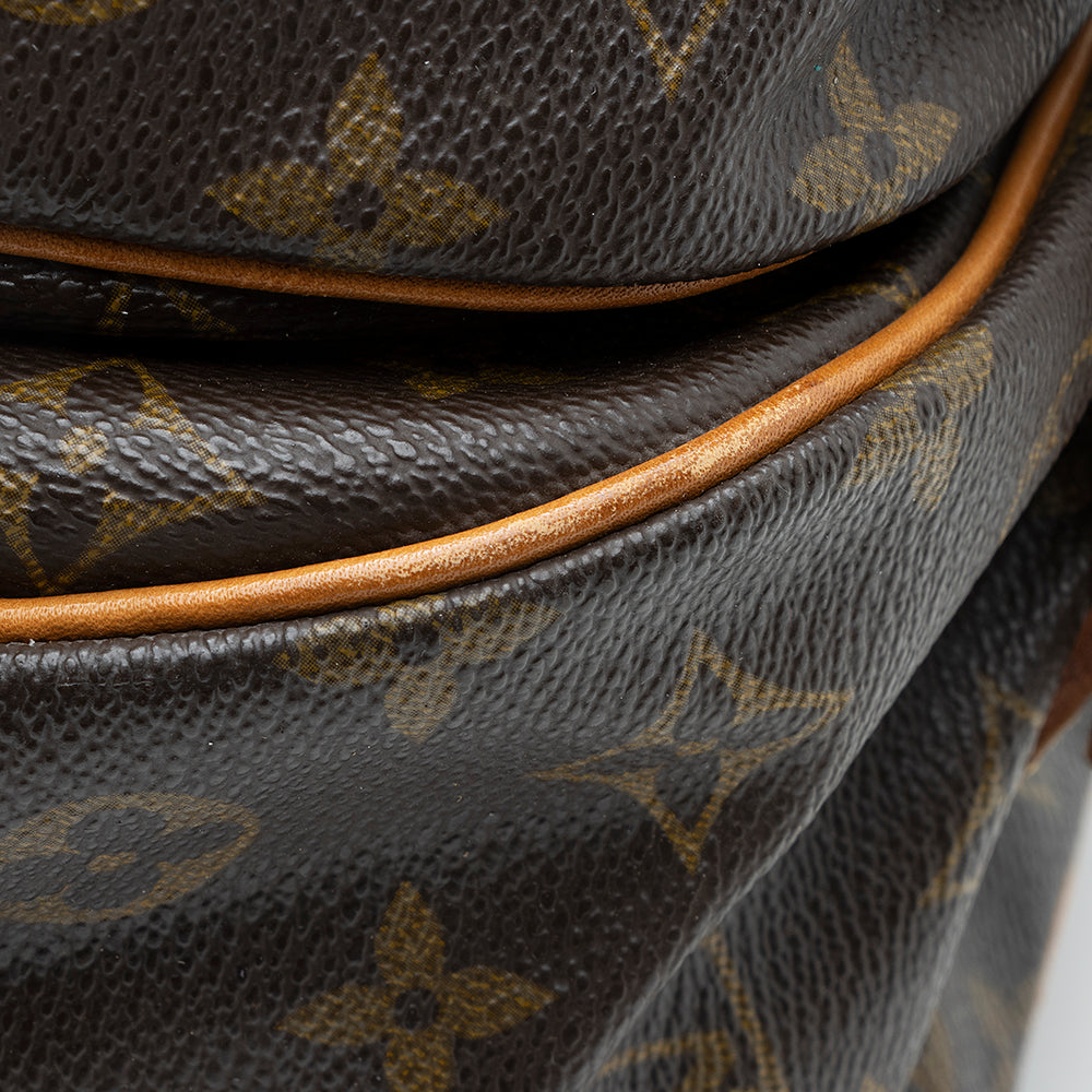 Louis Vuitton Vintage Monogram Canvas Saumur 35 Messenger Bag (SHF-18883)