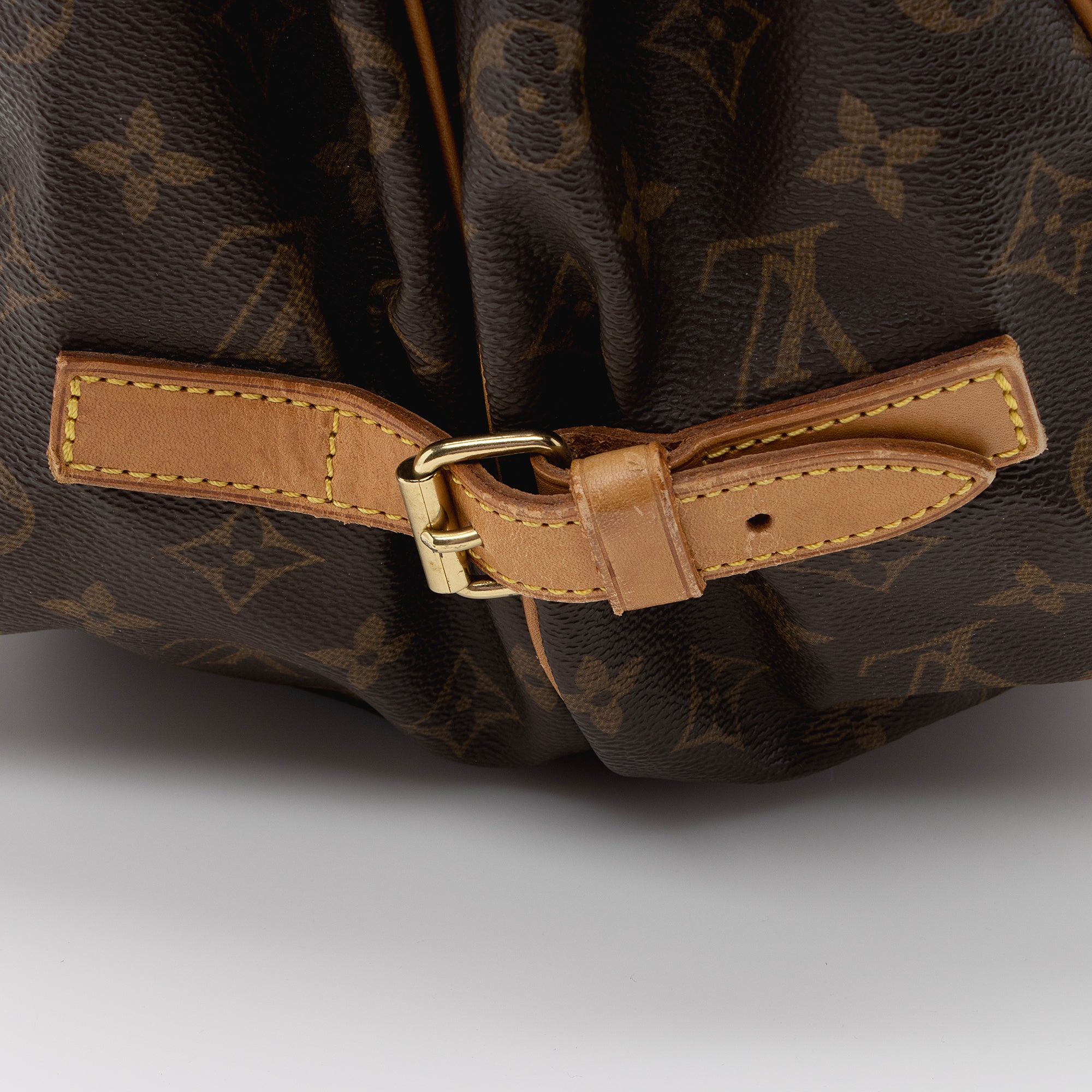Louis Vuitton Vintage Monogram Canvas Saumur 35 Messenger Bag (SHF-22921)