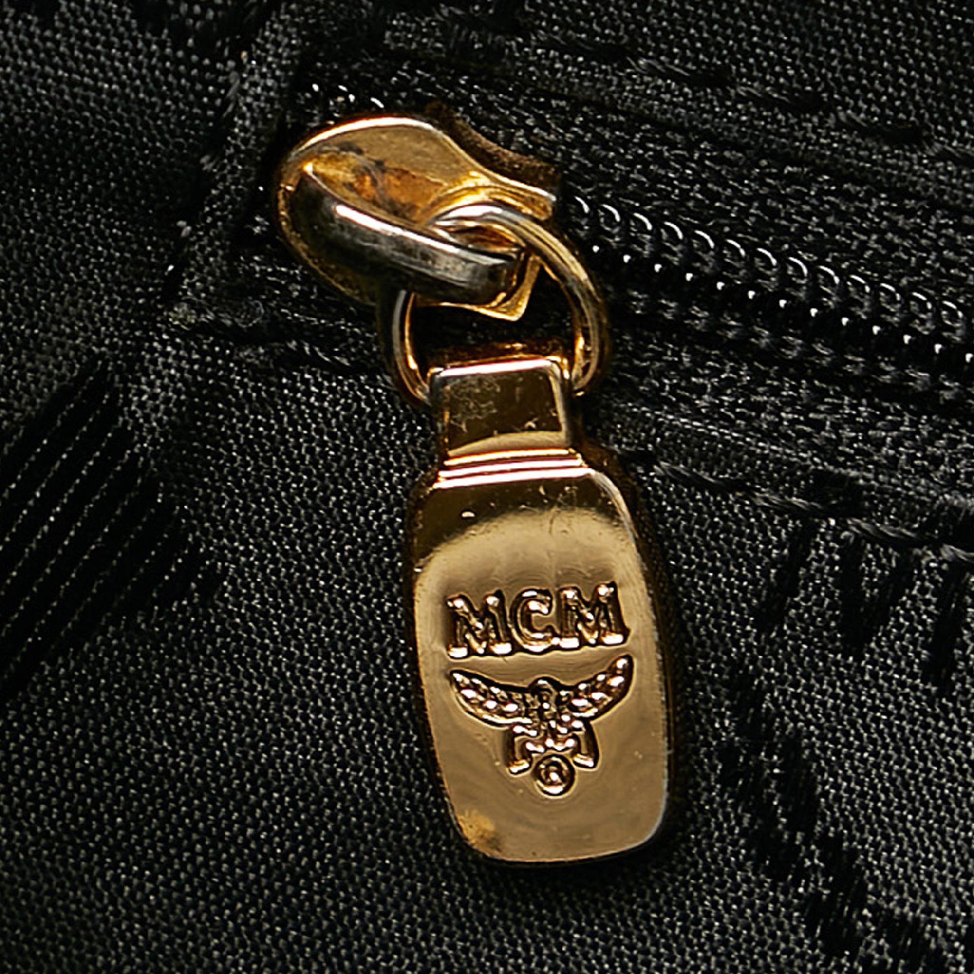 MCM Leather Shoulder Bag (SHG-25471)