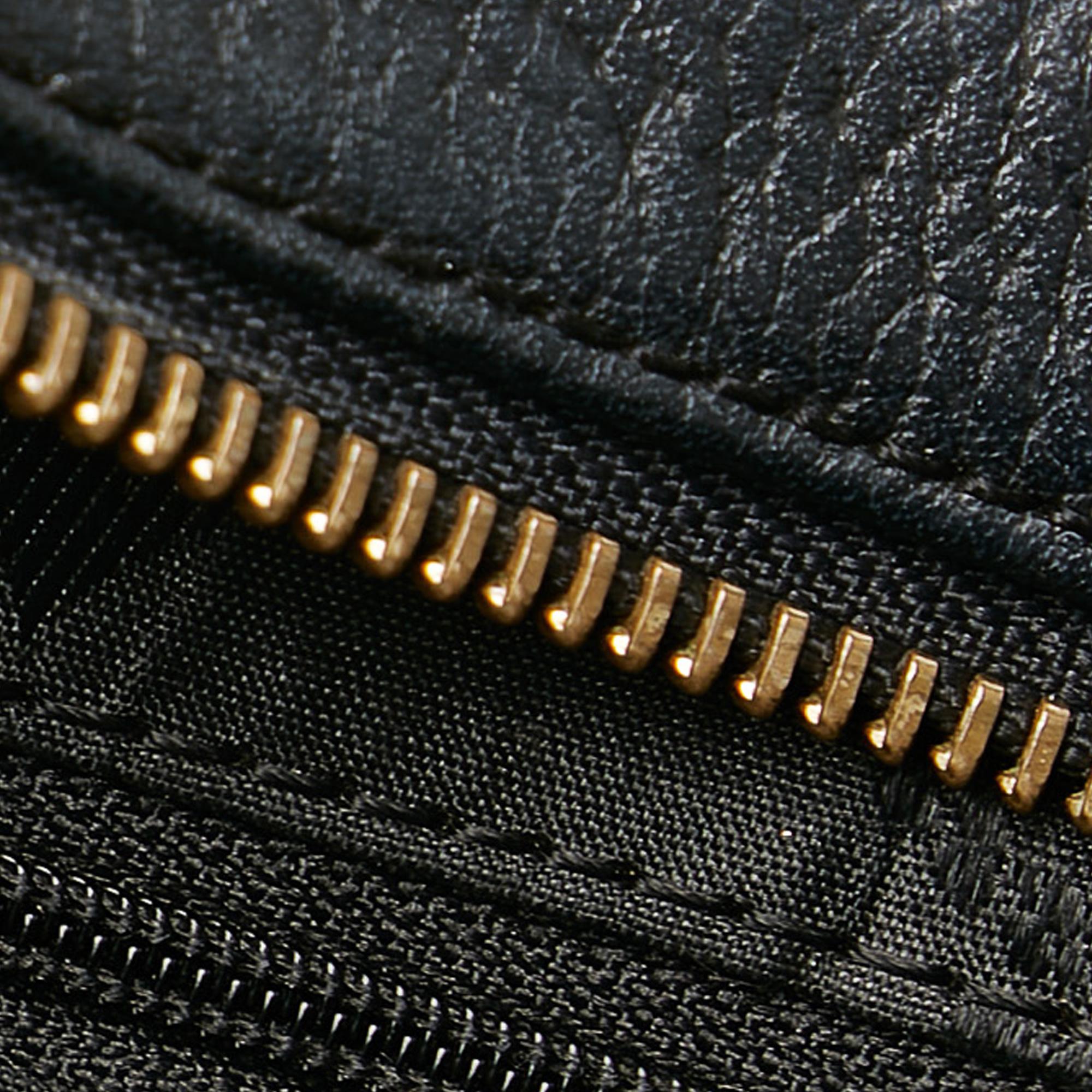 MCM Leather Shoulder Bag (SHG-25471)