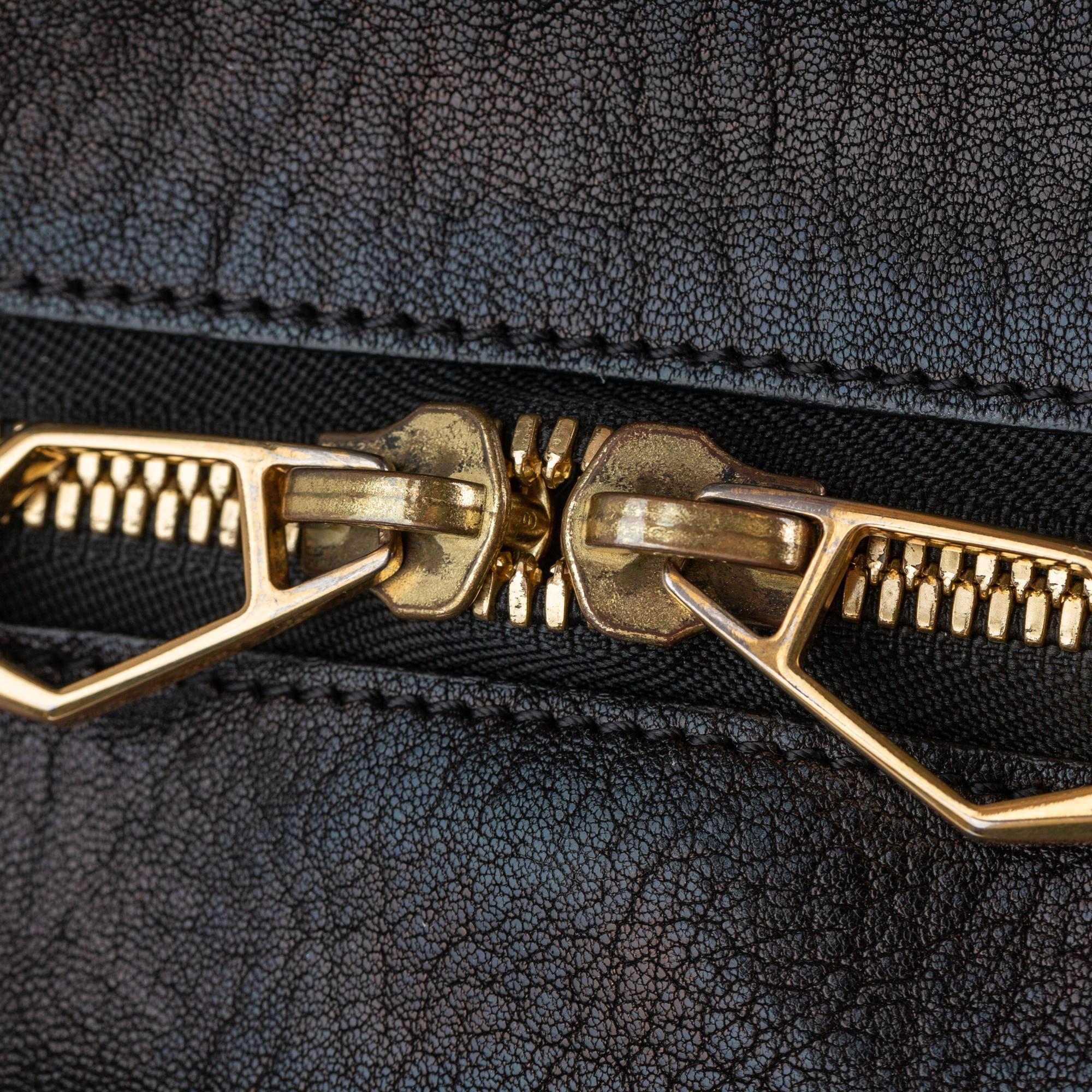 MCM Leather Shoulder Bag (SHG-KaVIvc)