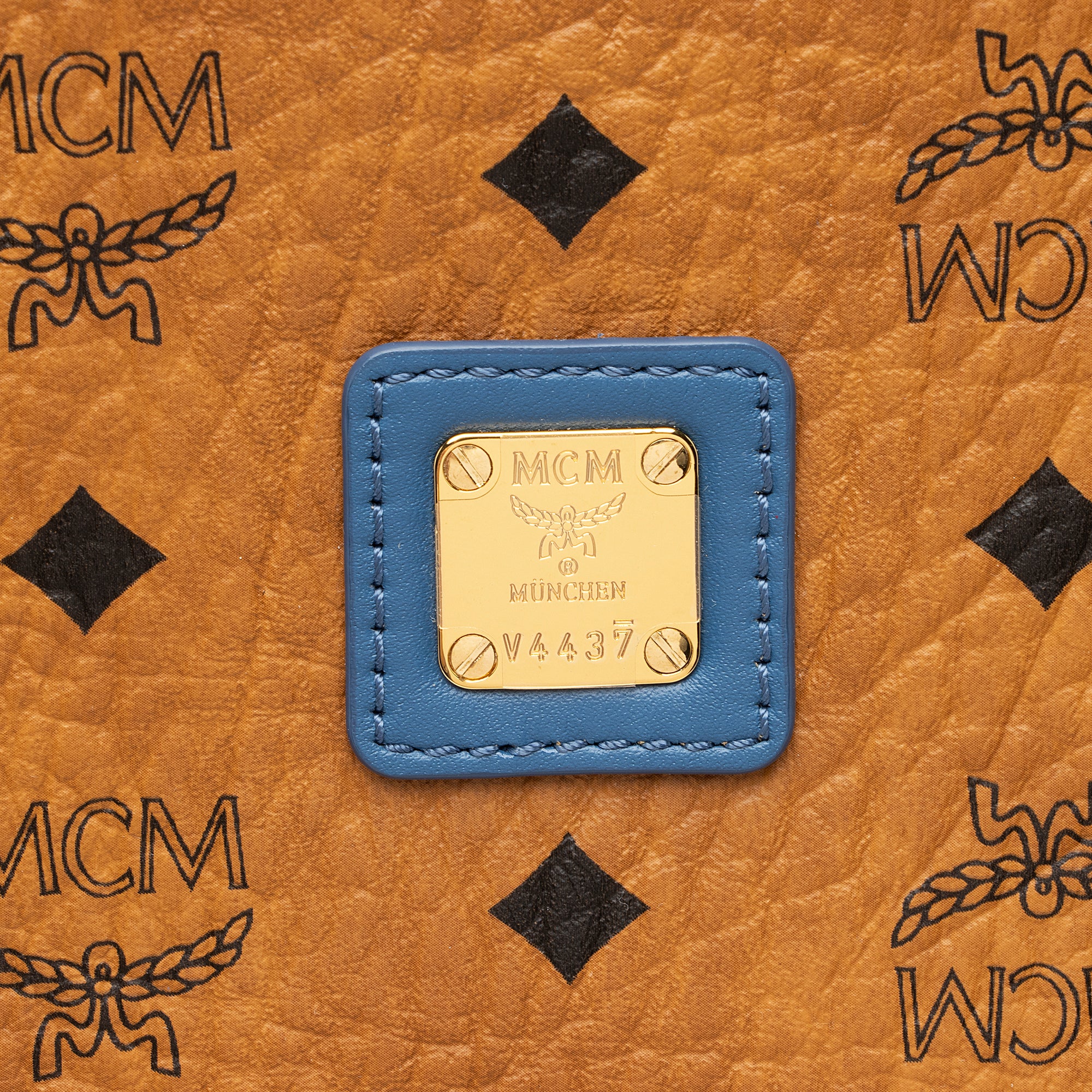 MCM Visetos Yris Large Top Zip Shopper Tote (SHF-23826)