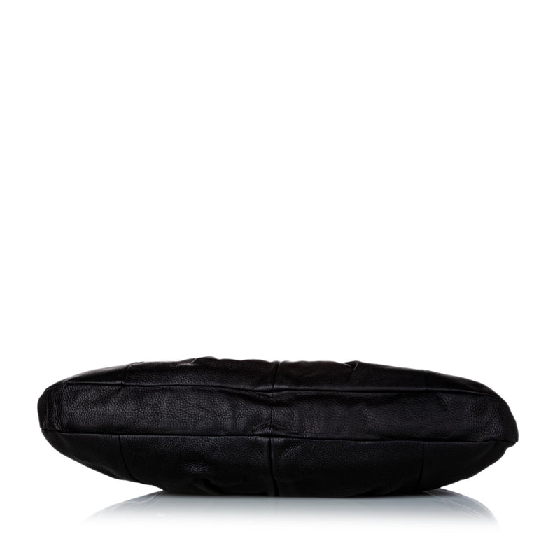 Miu Miu Leather Clutch Bag (SHG-29276)