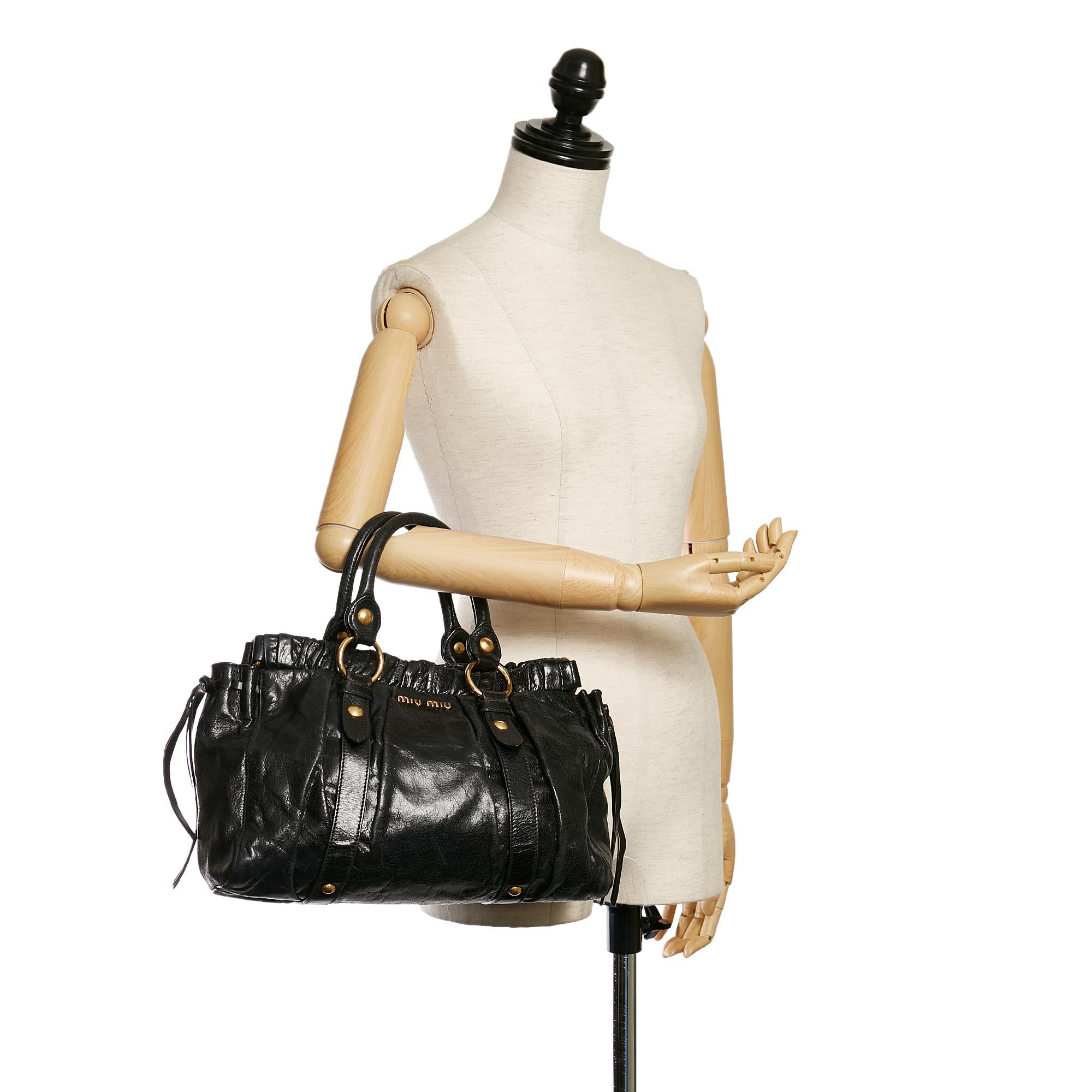 Miu Miu Leather Handbag (SHG-31219)