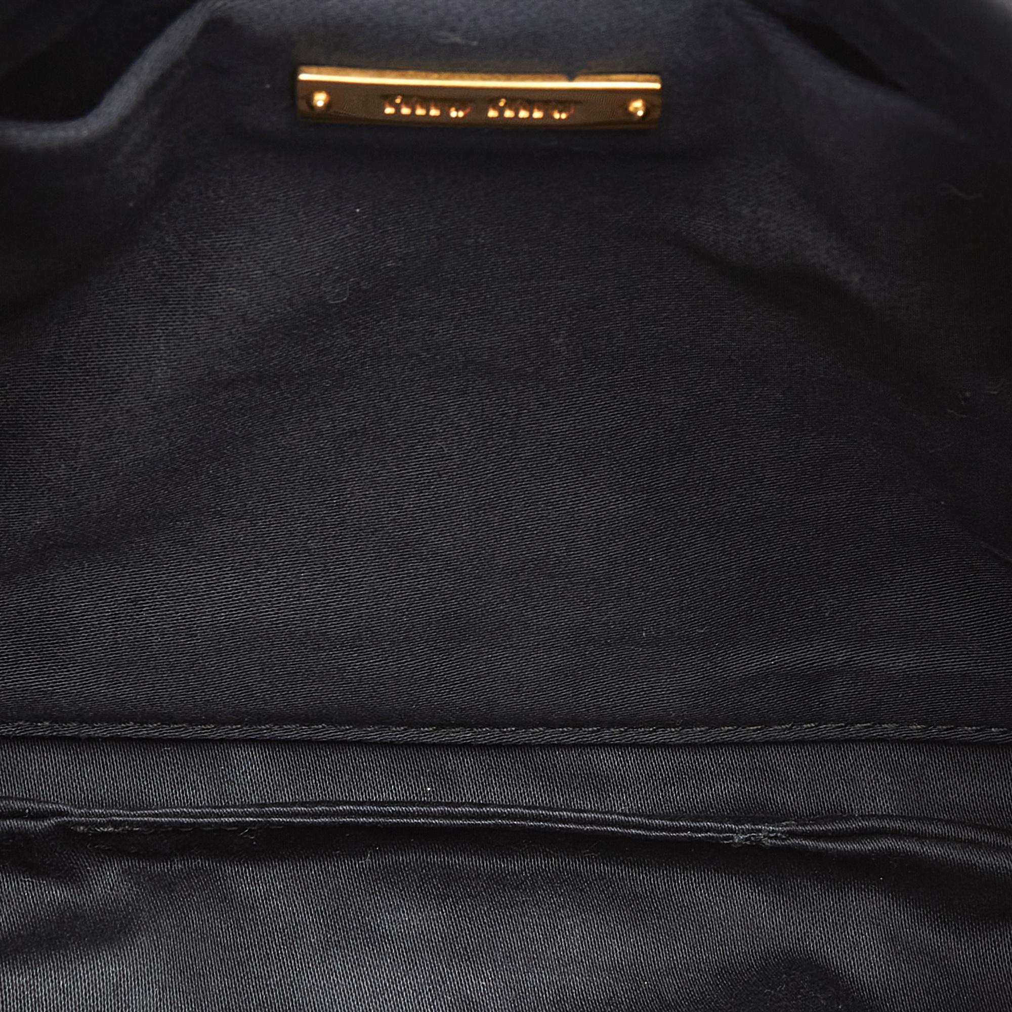 Miu Miu Matelasse Leather Clutch Bag (SHG-25253)