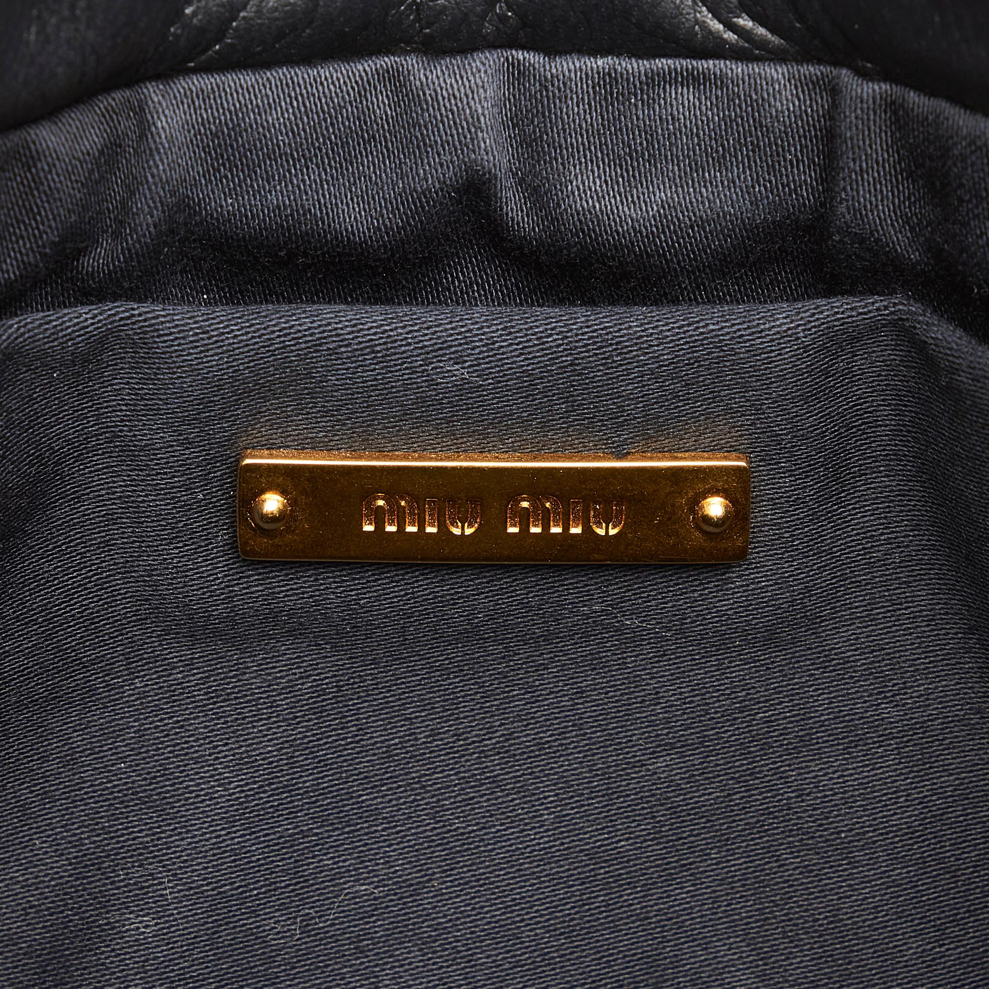 Miu Miu Matelasse Leather Clutch Bag (SHG-25253)