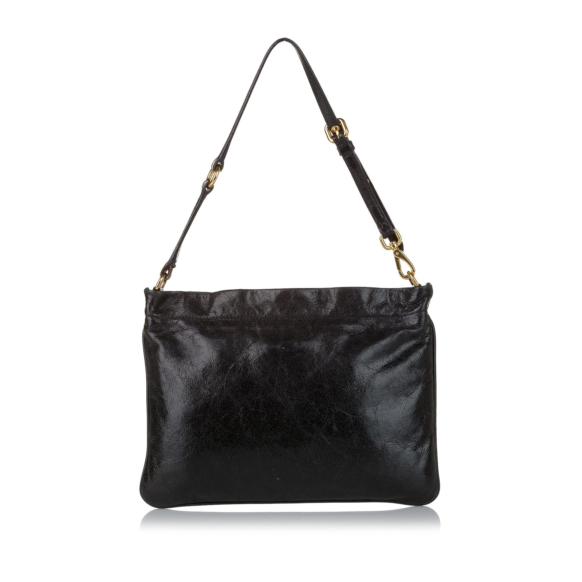 Miu Miu Matelasse Leather Shoulder Bag (SHG-31600)