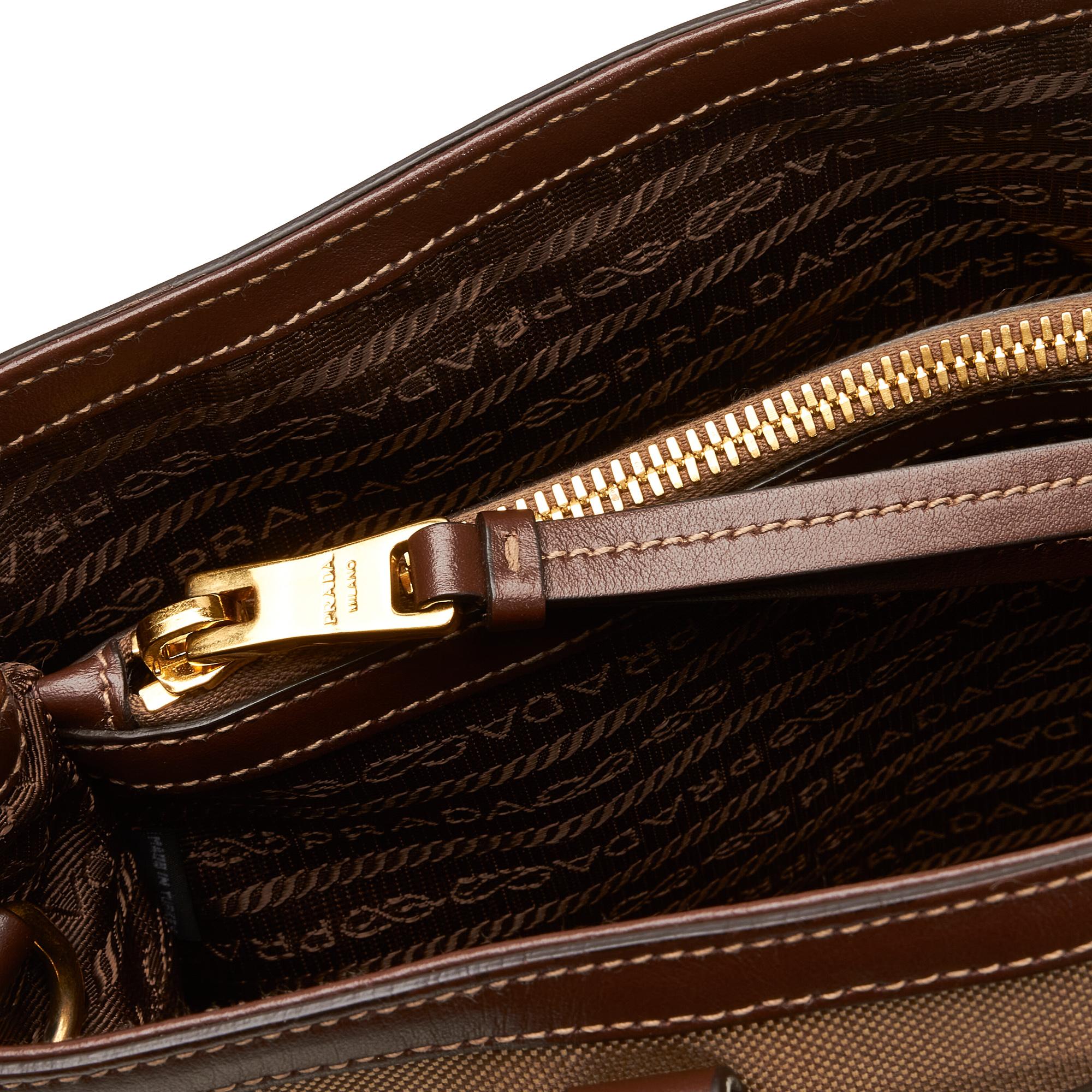 Prada Canapa Logo Satchel (SHG-iV35jz)