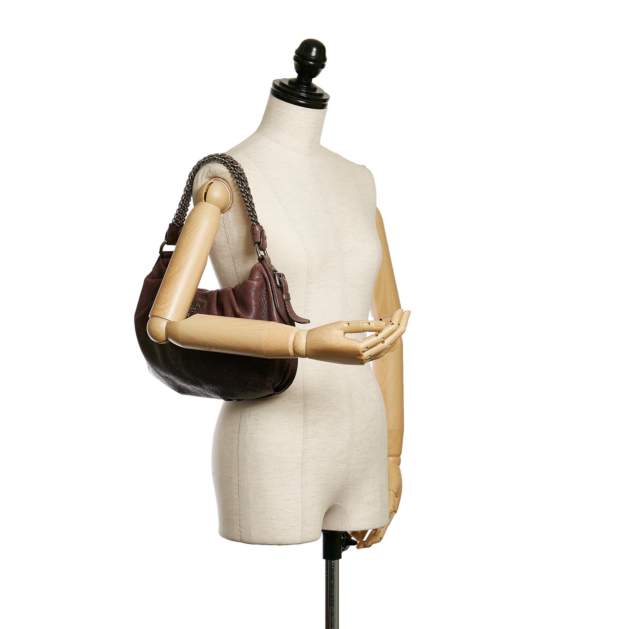 Prada Cervo Lux Shoulder Bag (SHG-31721)