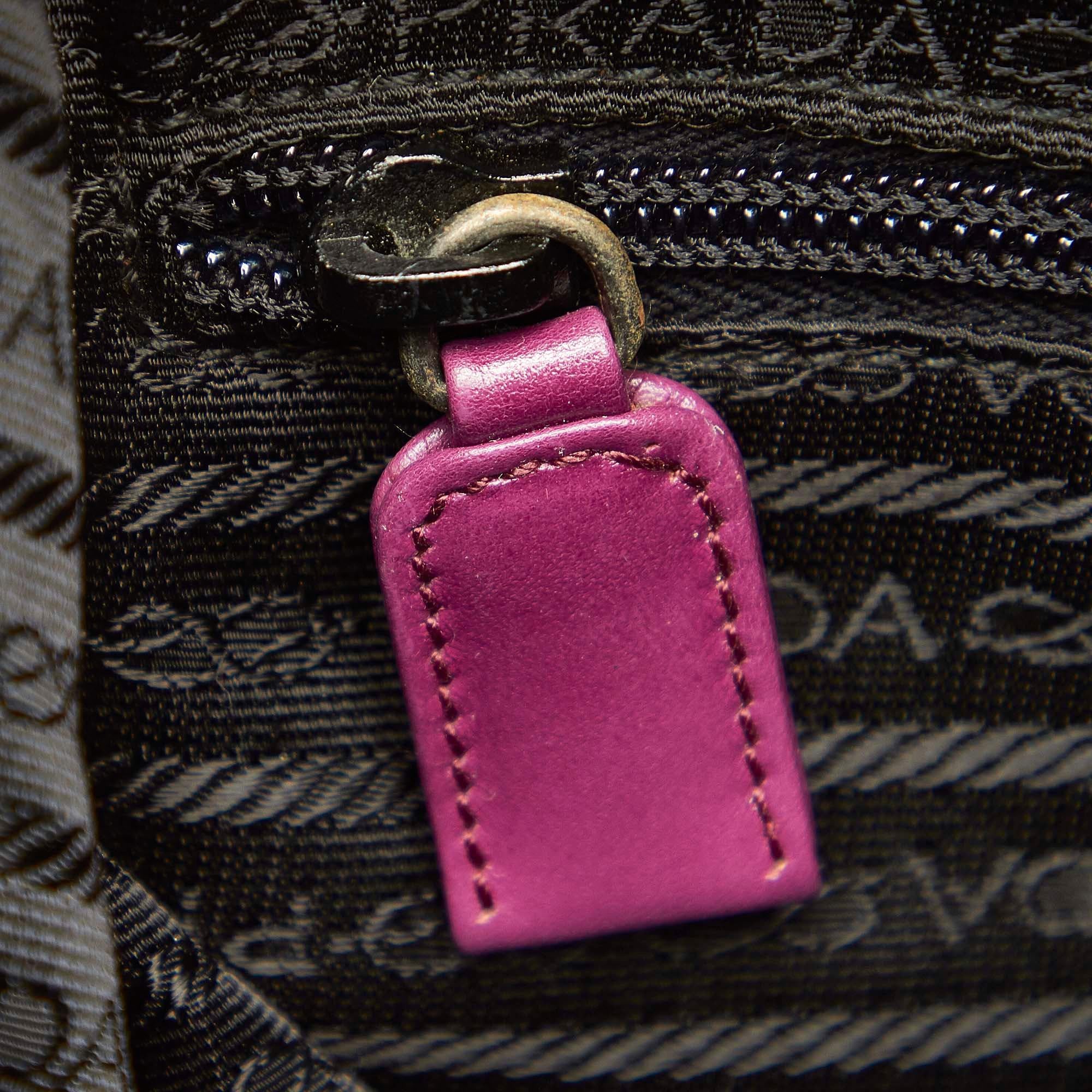 Prada Leather Handbag (SHG-18862)