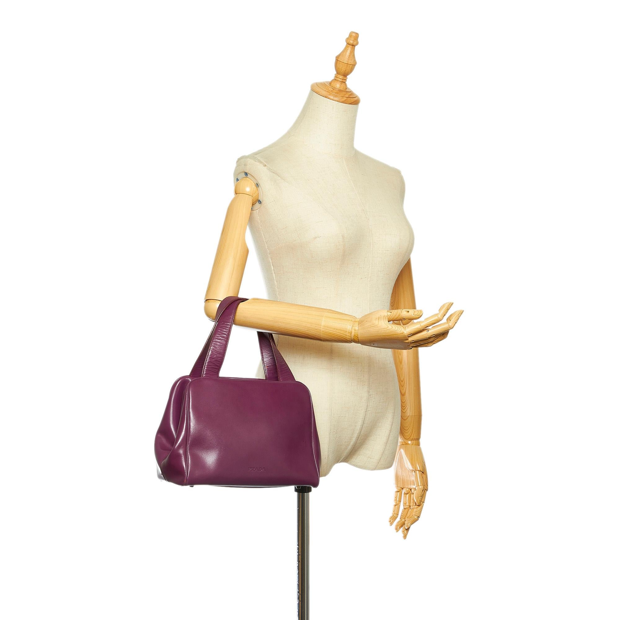 Prada Leather Handbag (SHG-18862)