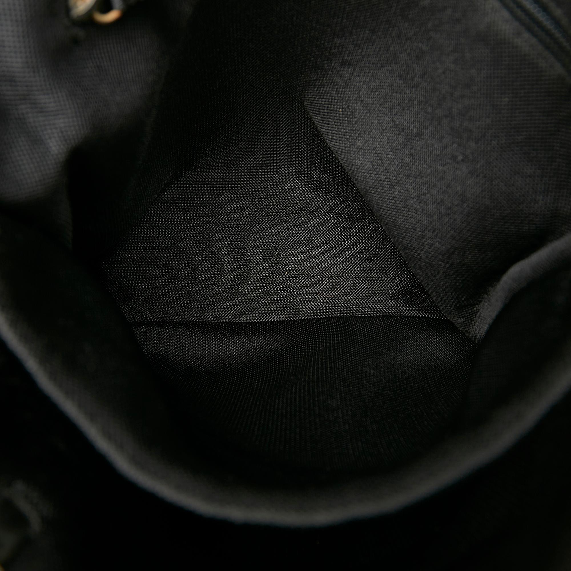 Prada Leather Handbag (SHG-36097)