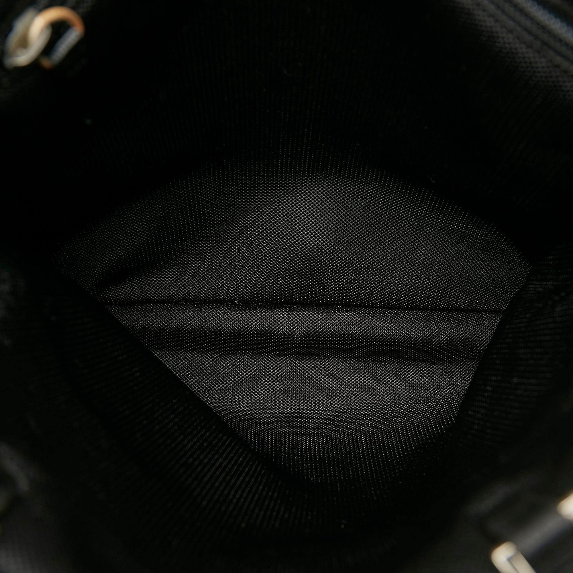 Prada Leather Handbag (SHG-36097)