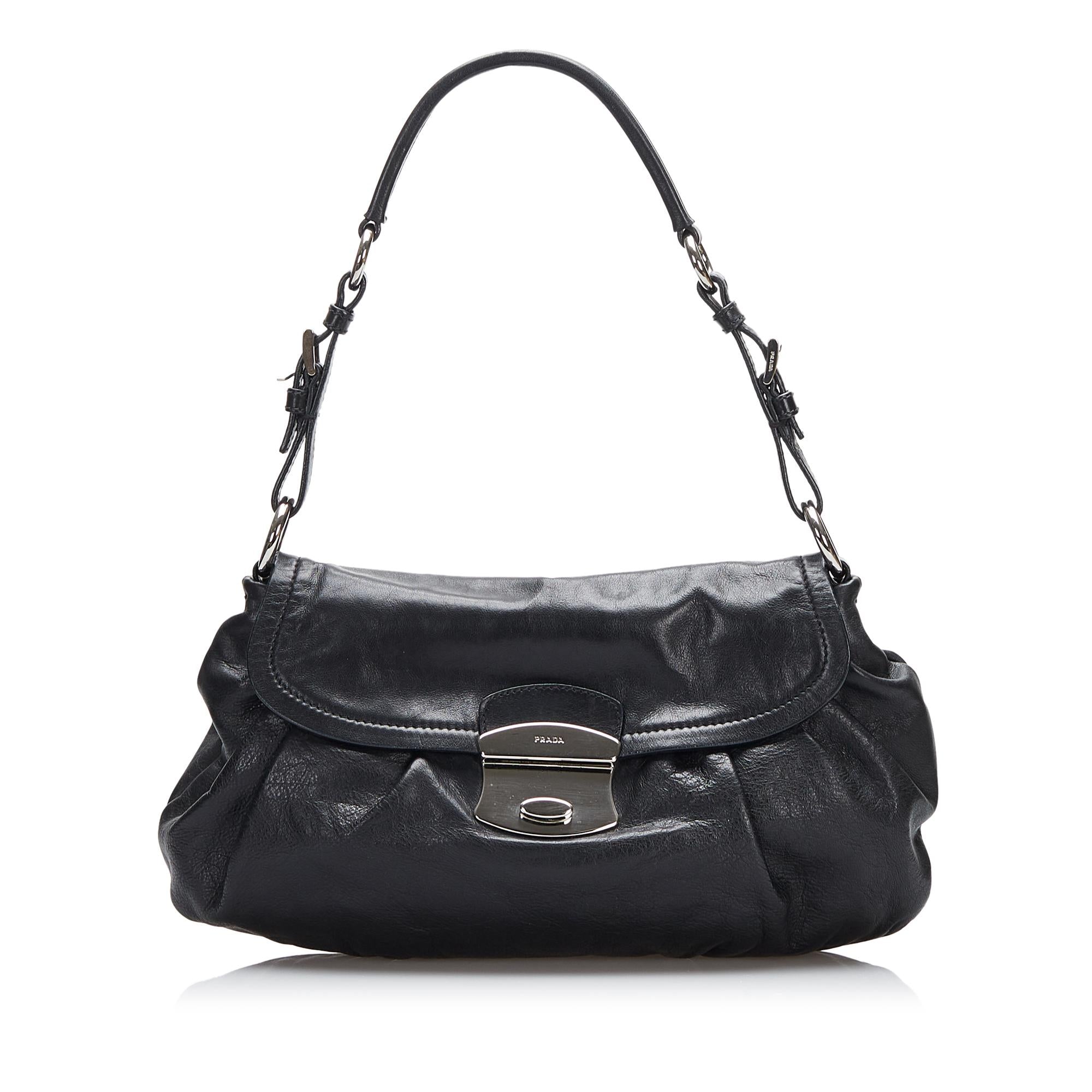 Prada Leather Handbag (SHG-nn7VSS)