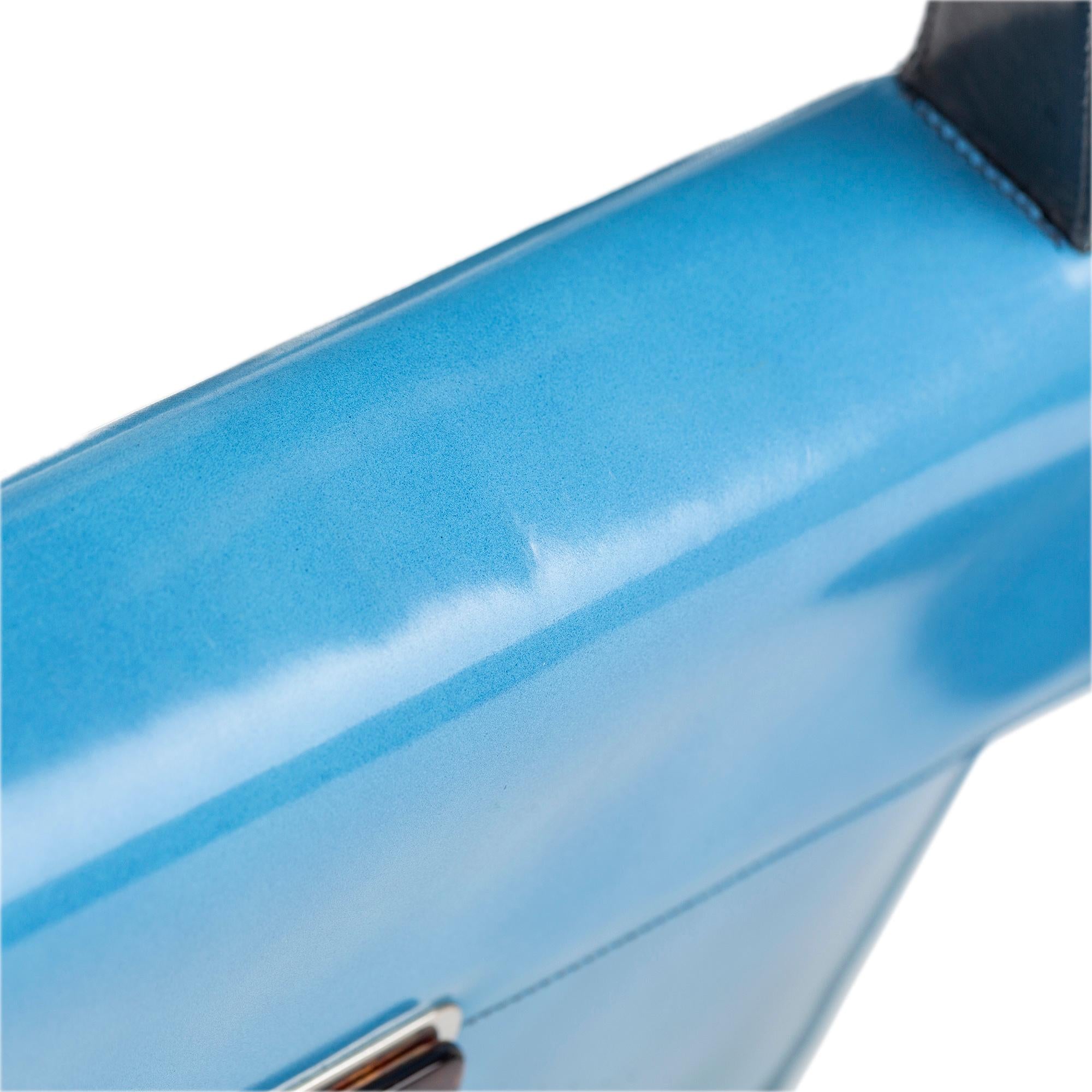 Prada Leather Shoulder Bag (SHG-32479)