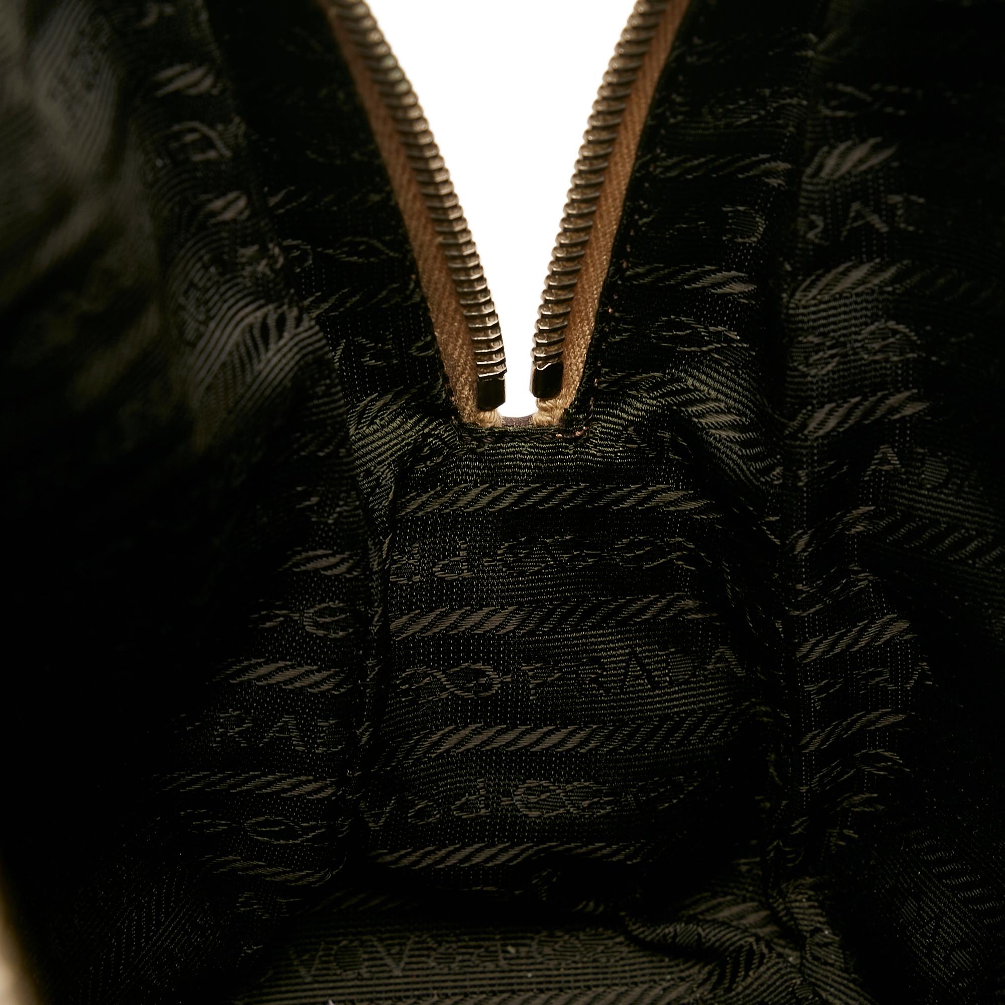 Prada Leather Shoulder Bag (SHG-37928)