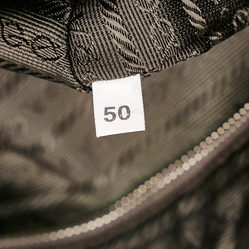 Prada Leather Shoulder bag (SHG-ySalan)