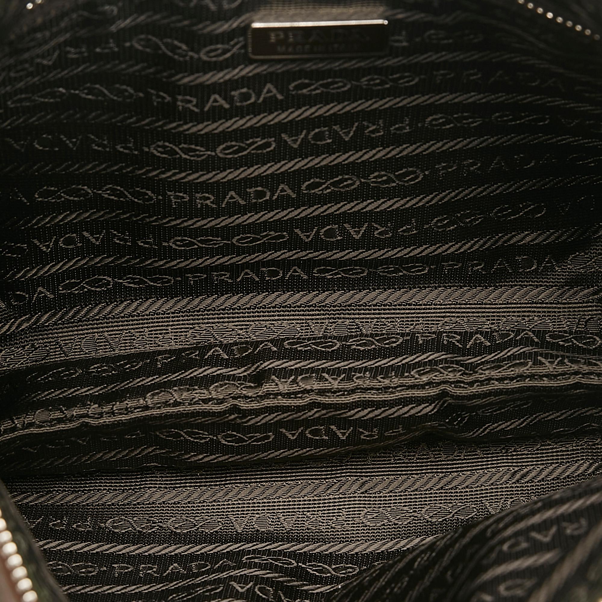 Prada Leather Shoulder bag (SHG-ySalan)