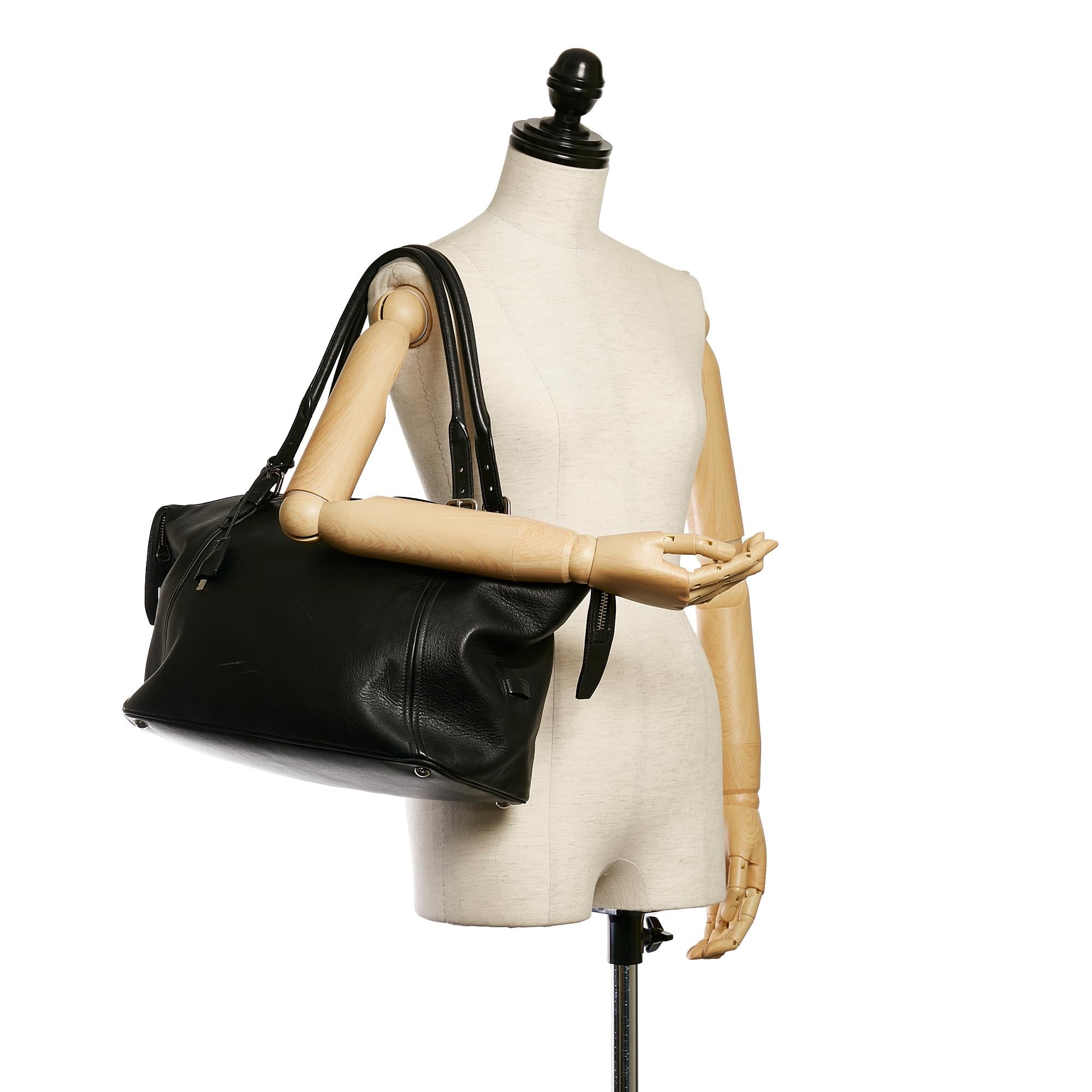 Prada Leather Tote Bag (SHG-32280)