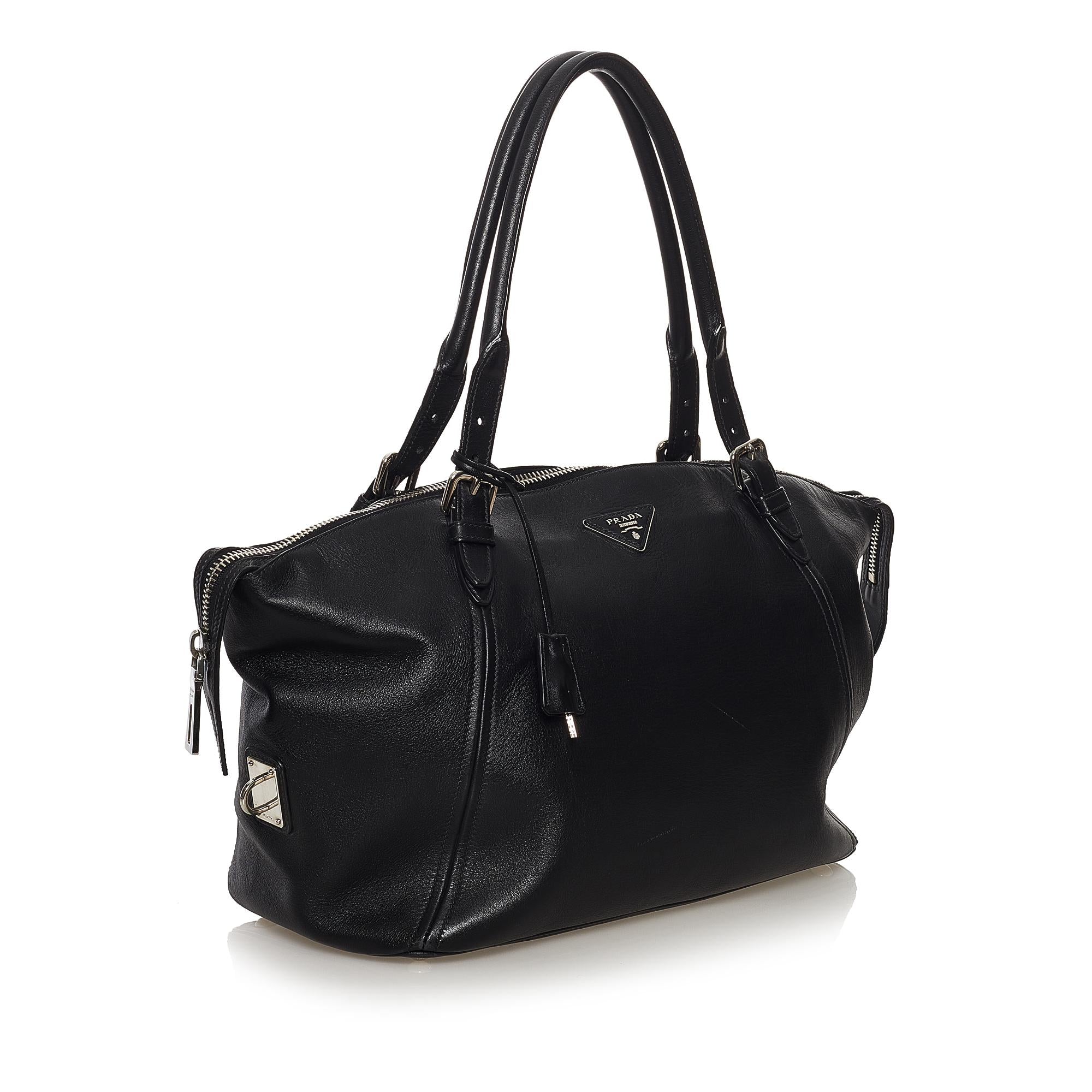 Prada Leather Tote Bag (SHG-32280)