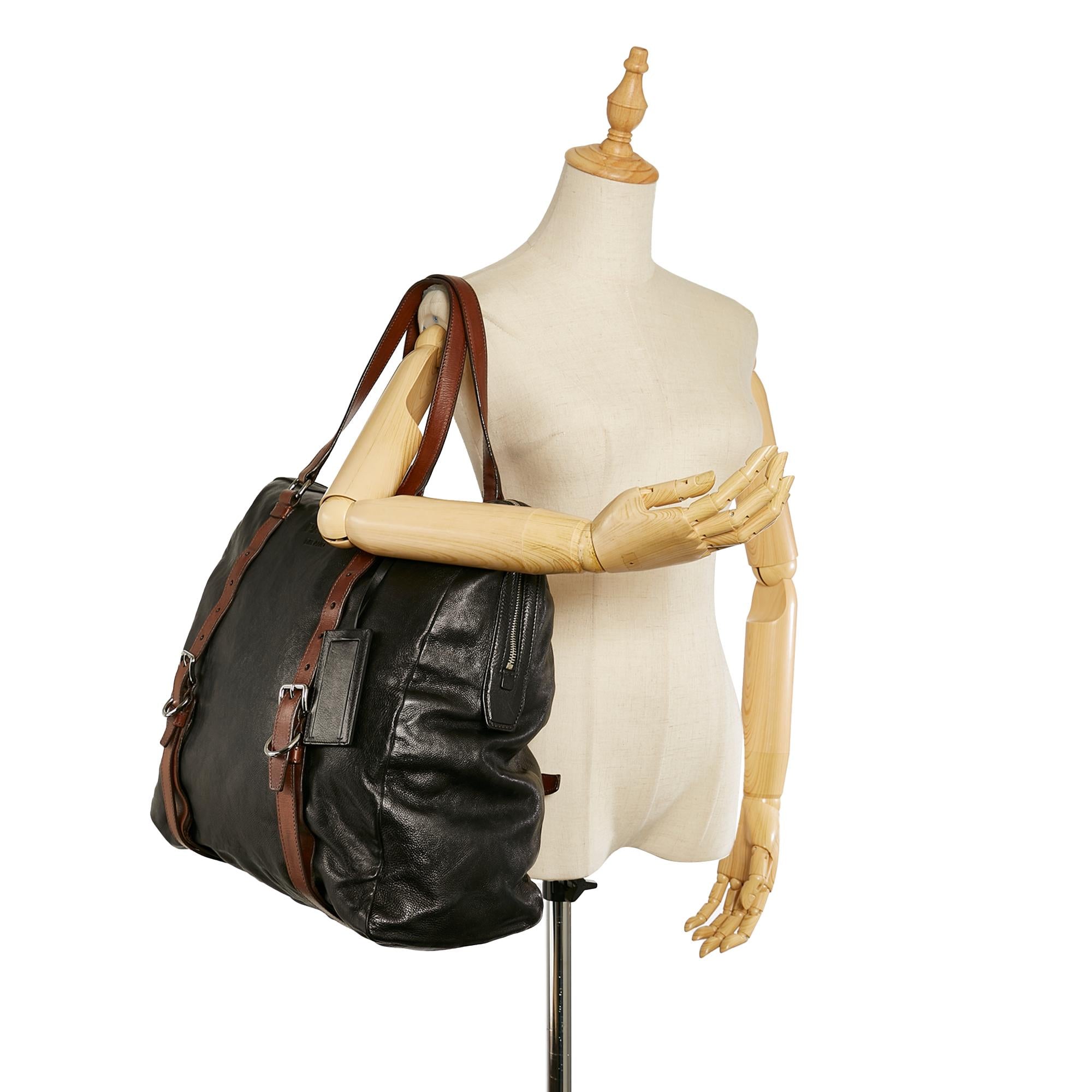 Prada Leather Tote Bag (SHG-32552)