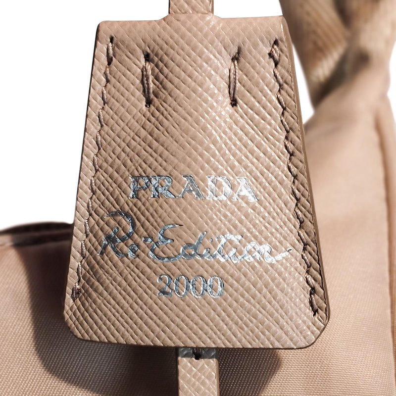 Prada Re Edition 2000 Tessuto Baguette (SHG-37102)
