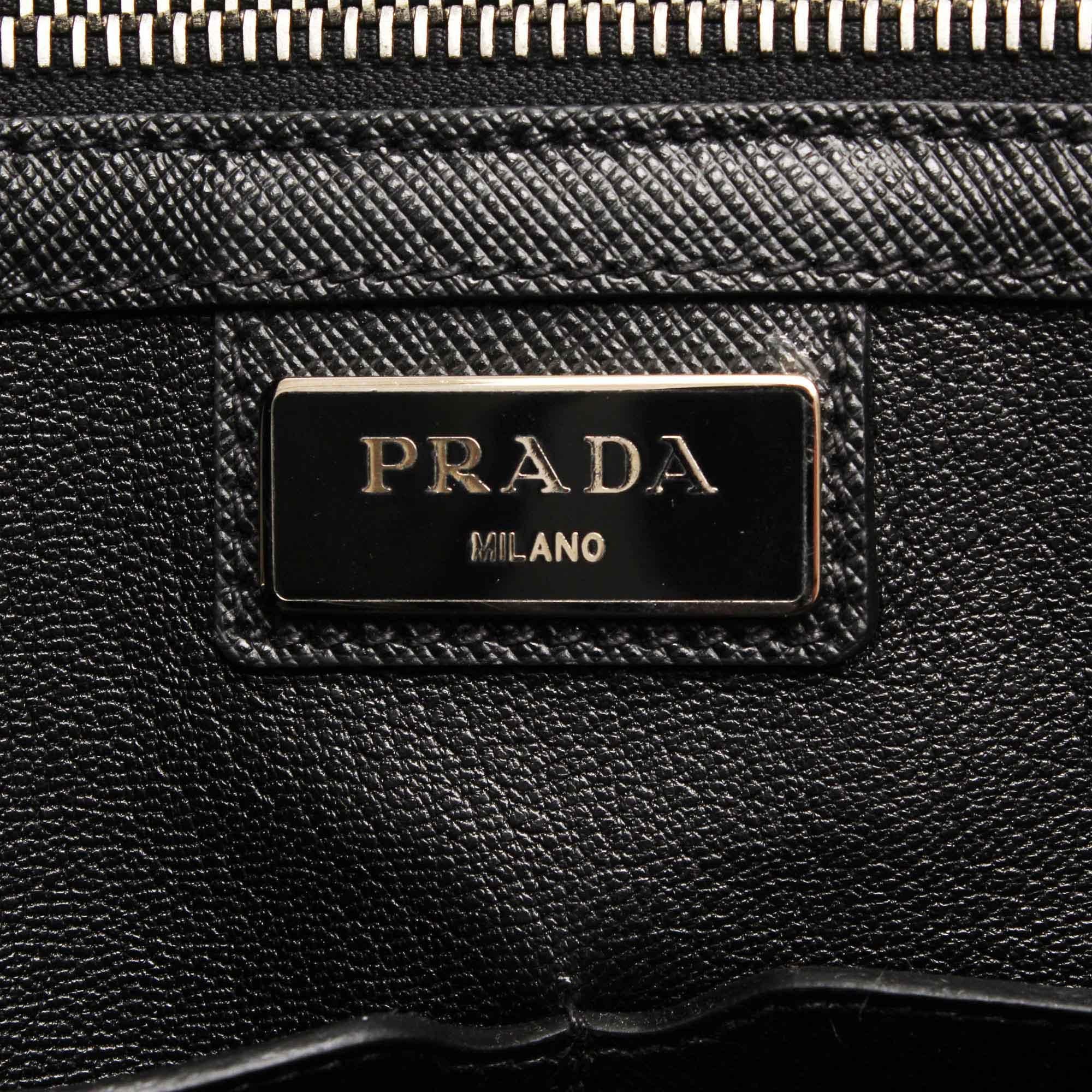 Prada Saffiano Messenger Bag (SHG-13066)
