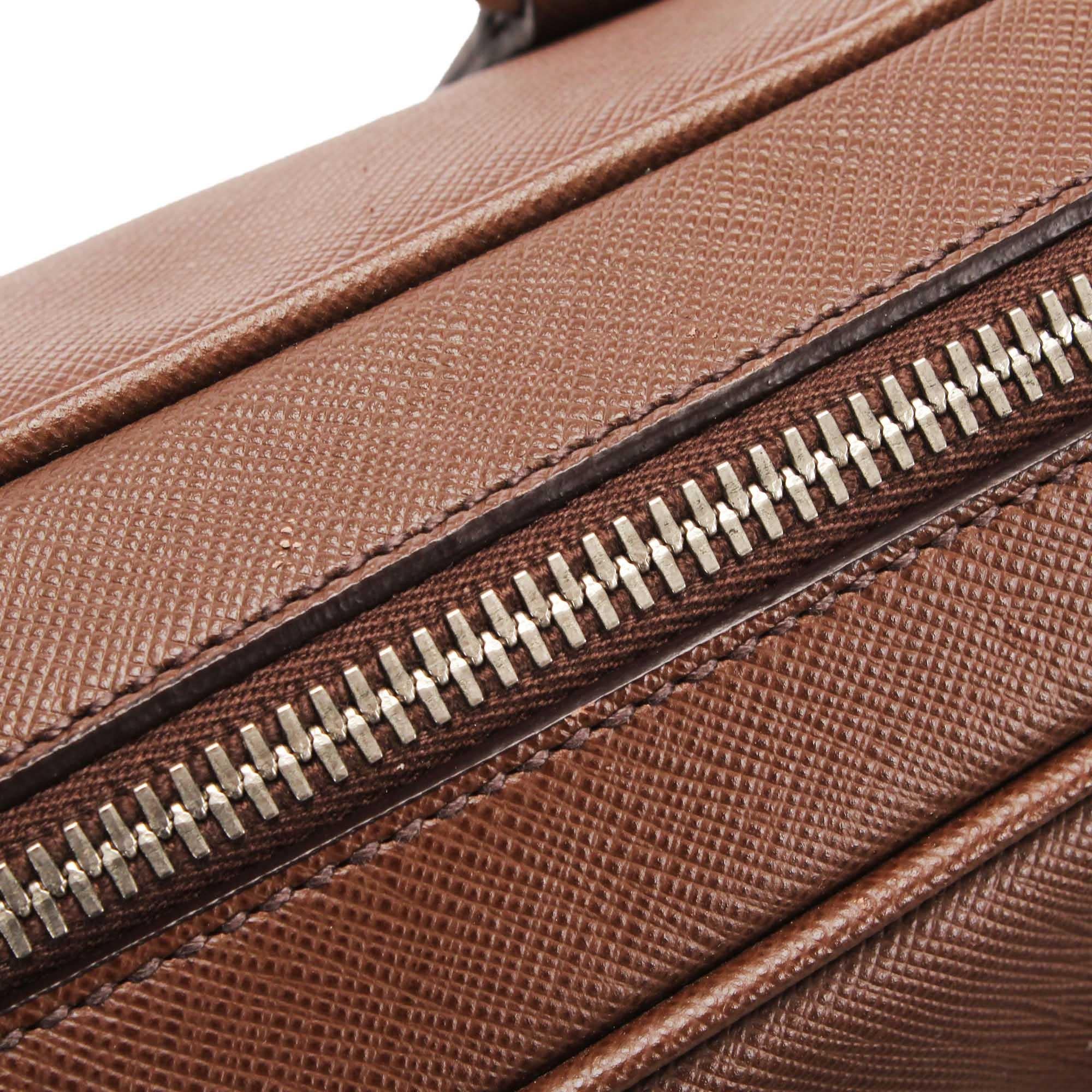 Prada Saffiano Messenger Bag (SHG-13066)