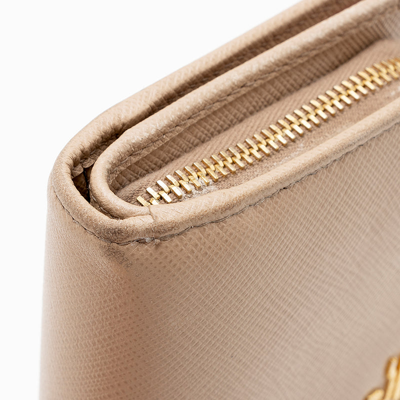 Prada Saffiano Leather Medium Wallet (SHF-15552)