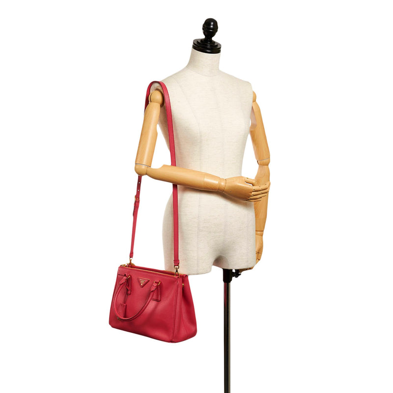 Red Prada Saffiano Lux Galleria Double Zip Satchel – Designer Revival